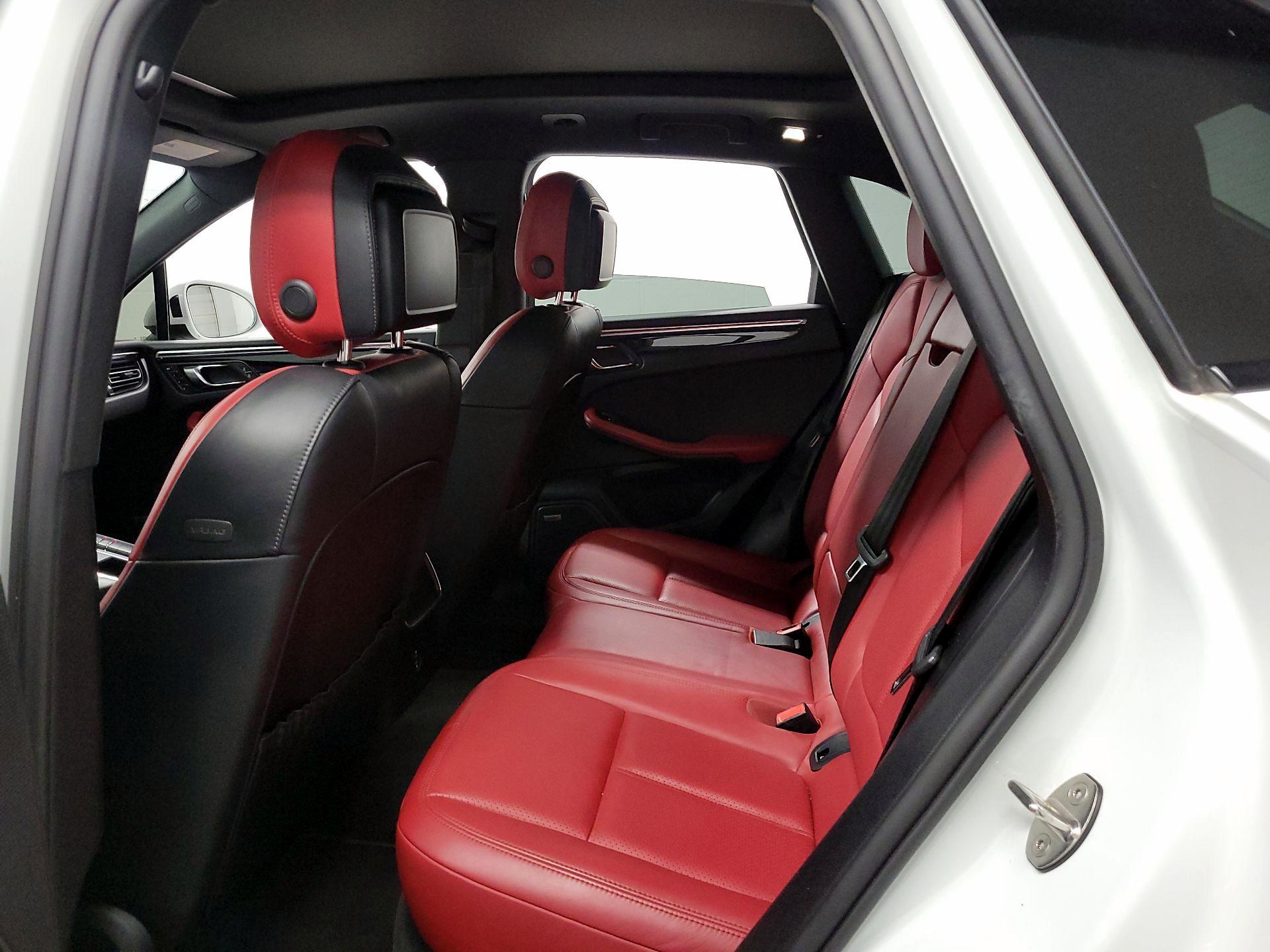 Thumbnail: 2021 Porsche Macan - 15