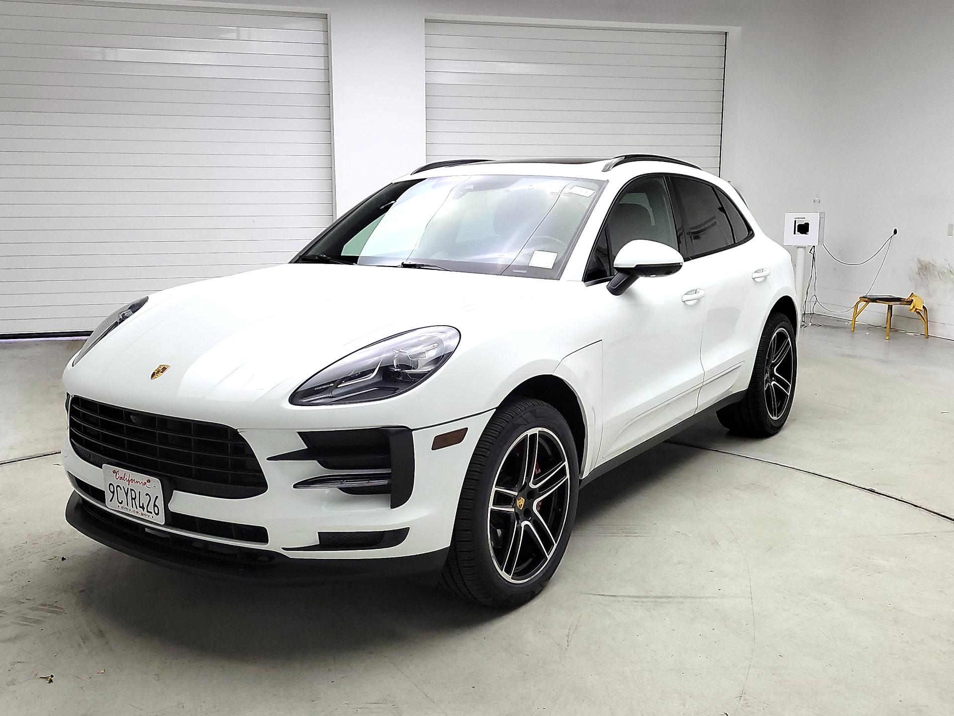 Thumbnail: 2021 Porsche Macan - 3