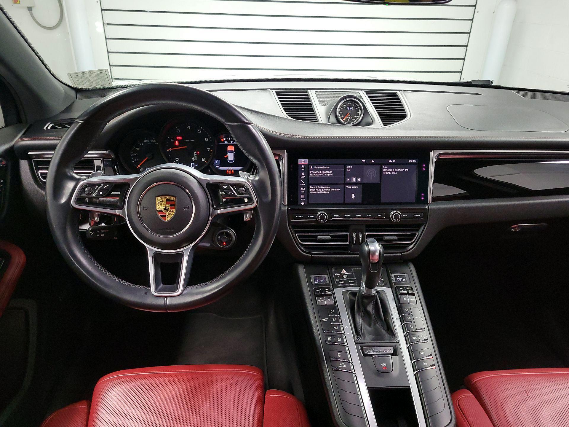 Thumbnail: 2021 Porsche Macan - 8