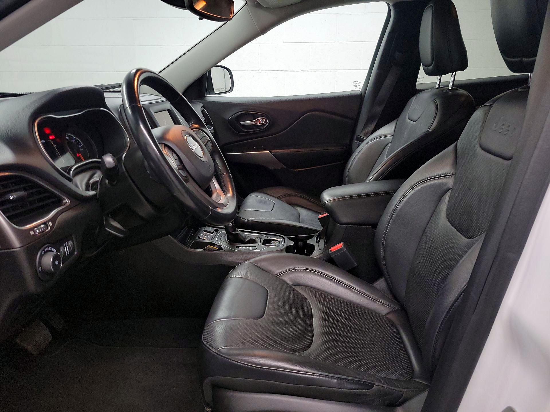 Thumbnail: 2021 Jeep Cherokee - 11