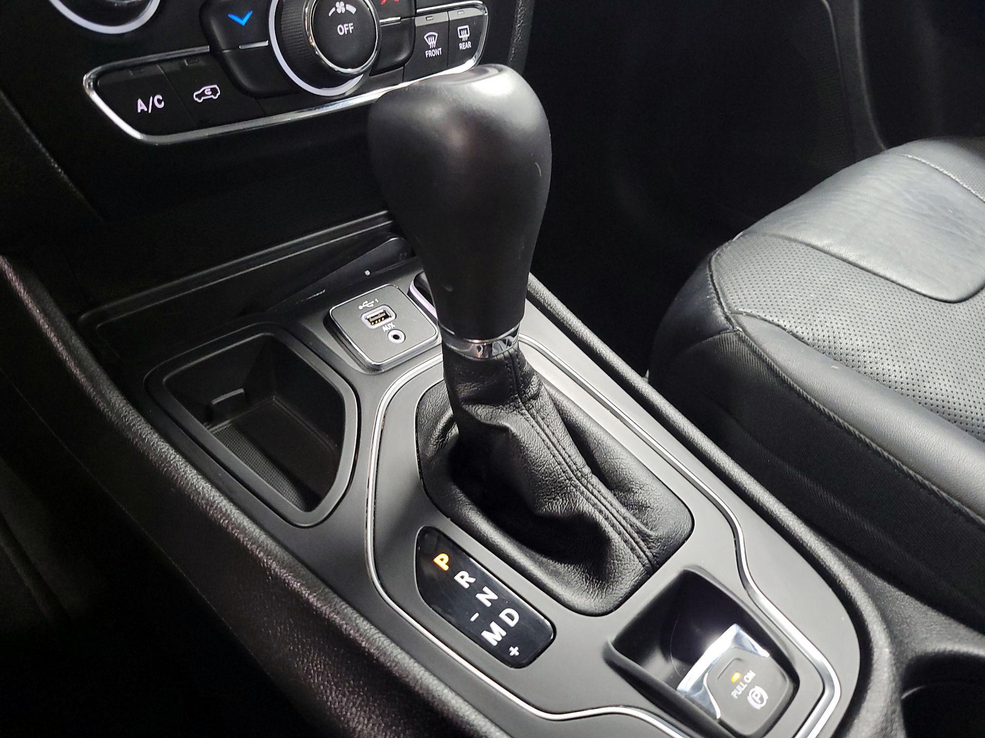 Thumbnail: 2021 Jeep Cherokee - 17