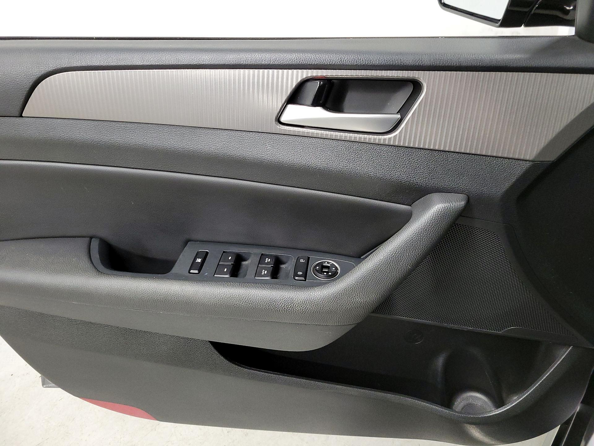 Thumbnail: 2018 Hyundai Sonata - 12