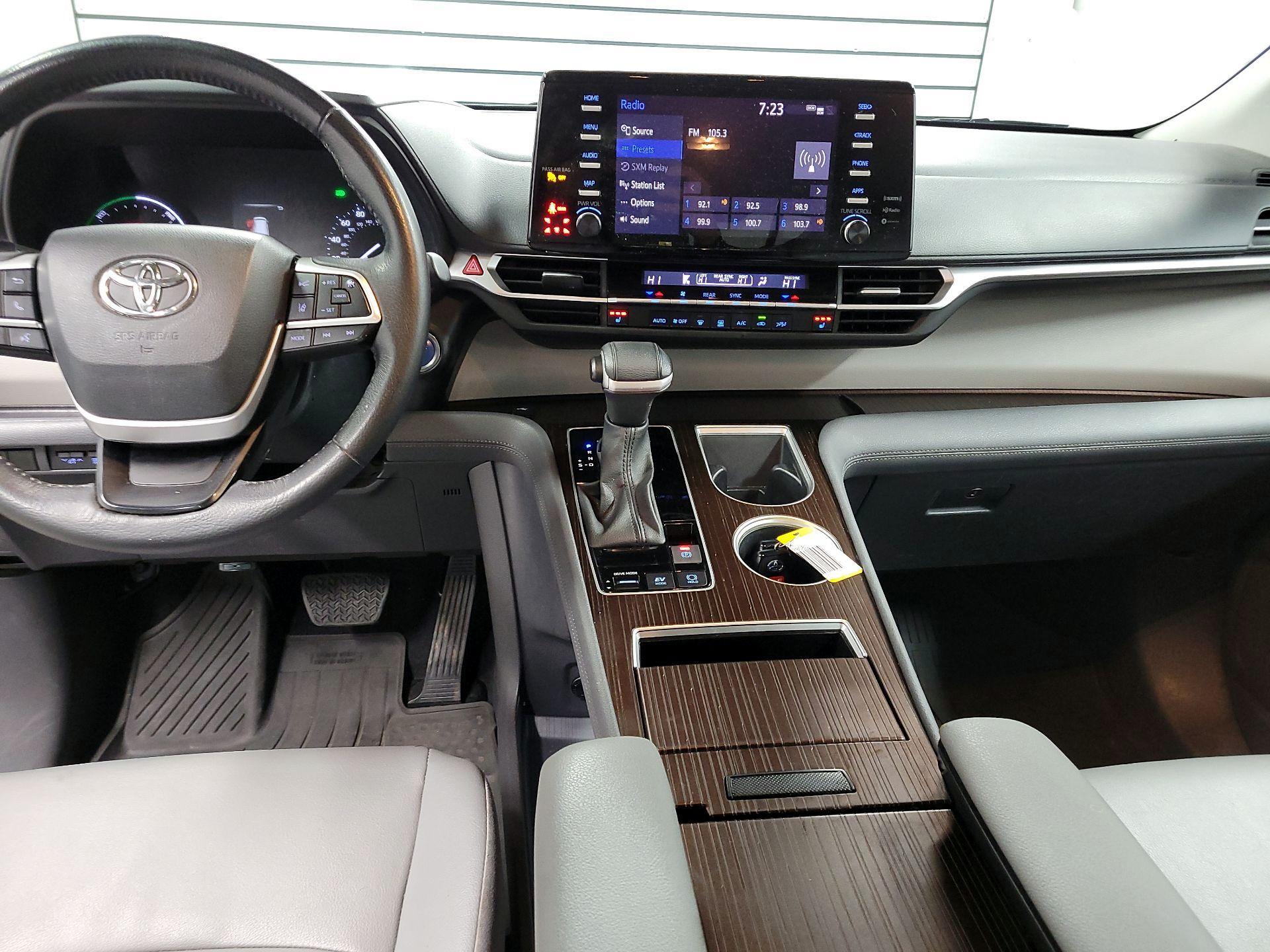 Thumbnail: 2023 Toyota Sienna - 9