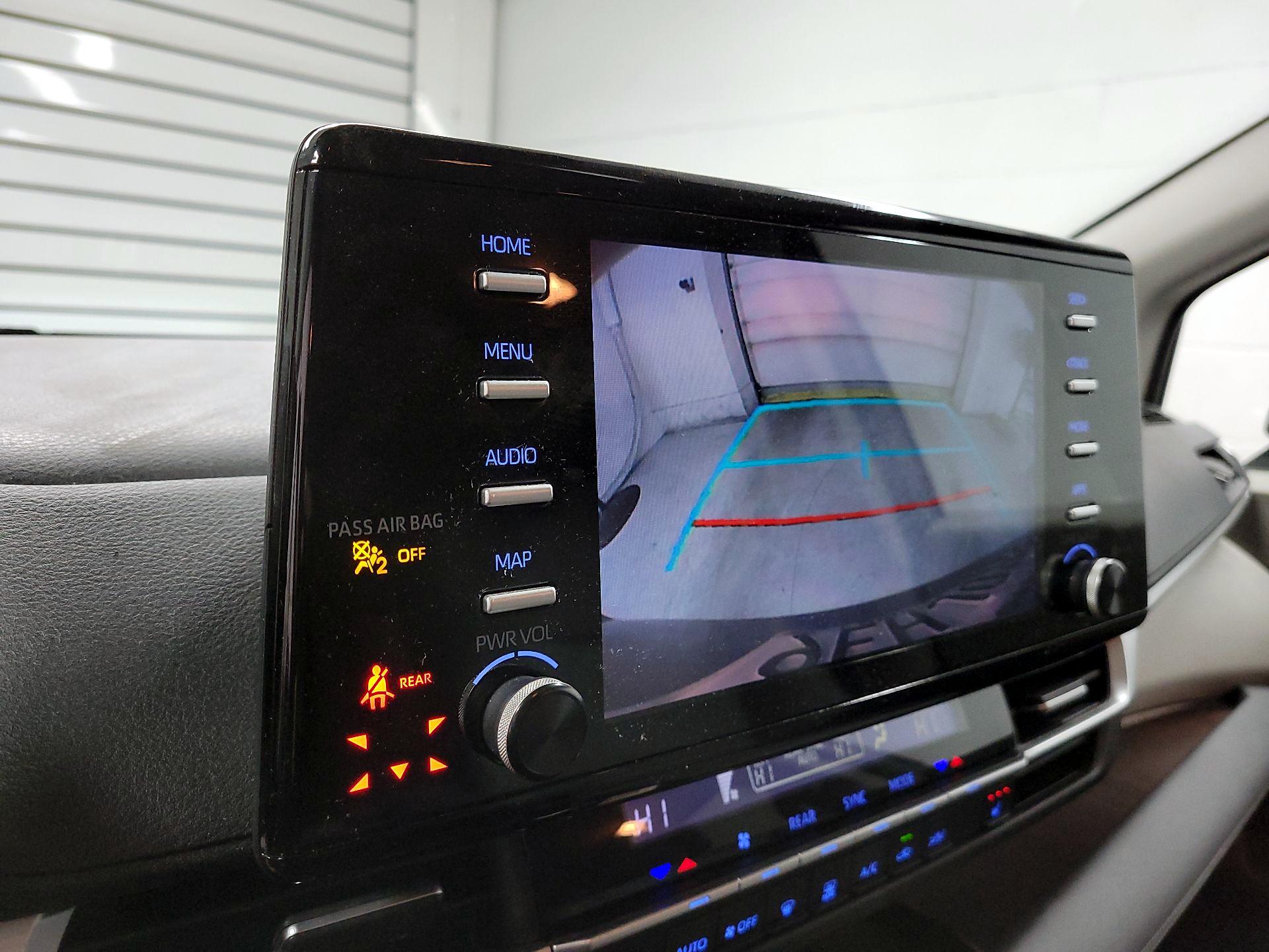 Thumbnail: 2023 Toyota Sienna - 14