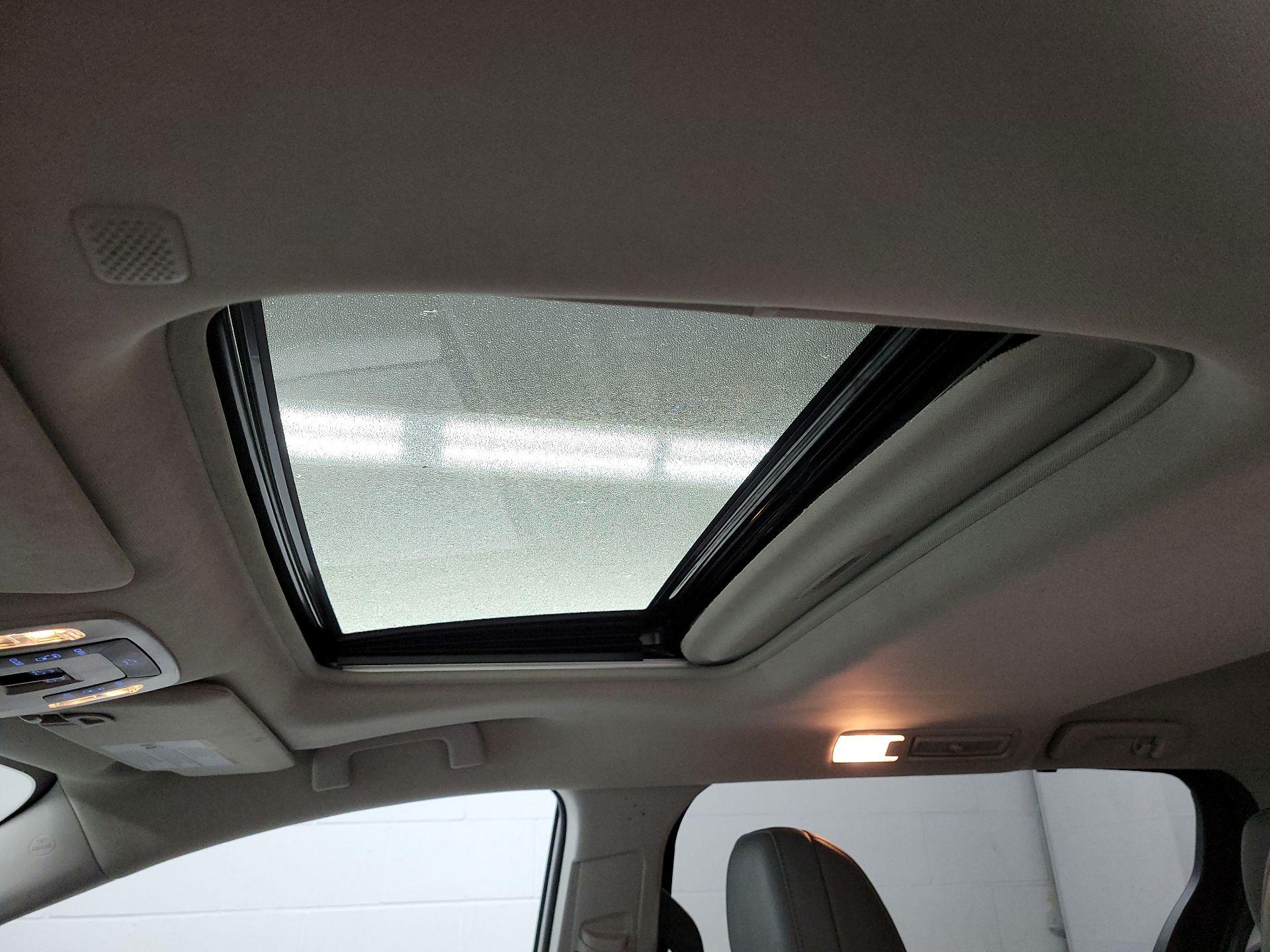 Thumbnail: 2023 Toyota Sienna - 19