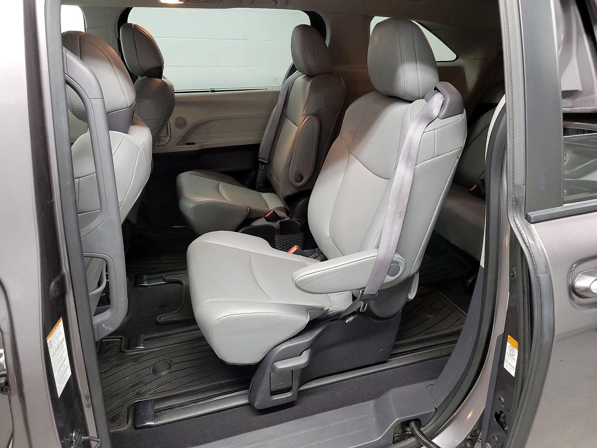 Thumbnail: 2023 Toyota Sienna - 20