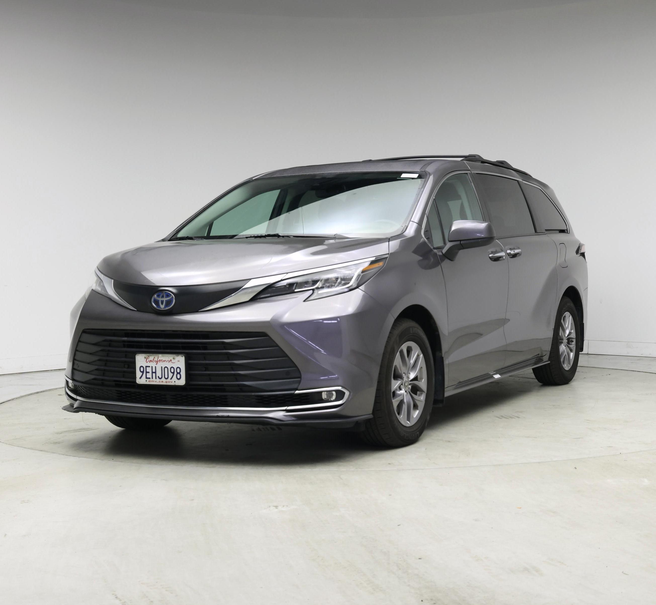 Thumbnail: 2023 Toyota Sienna - 4