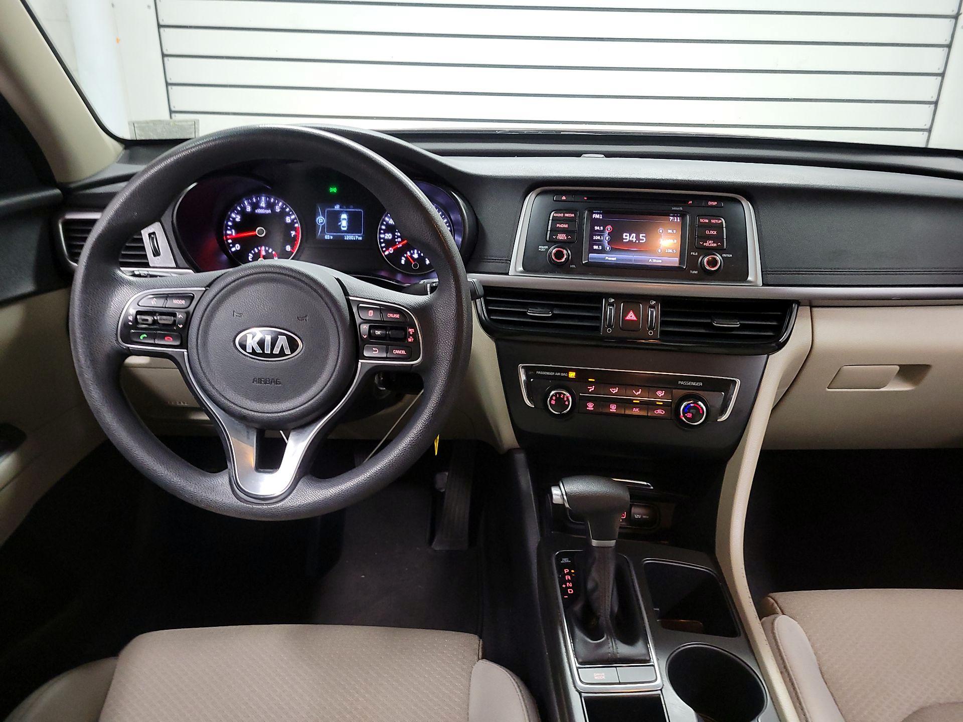 Thumbnail: 2017 Kia Optima - 9