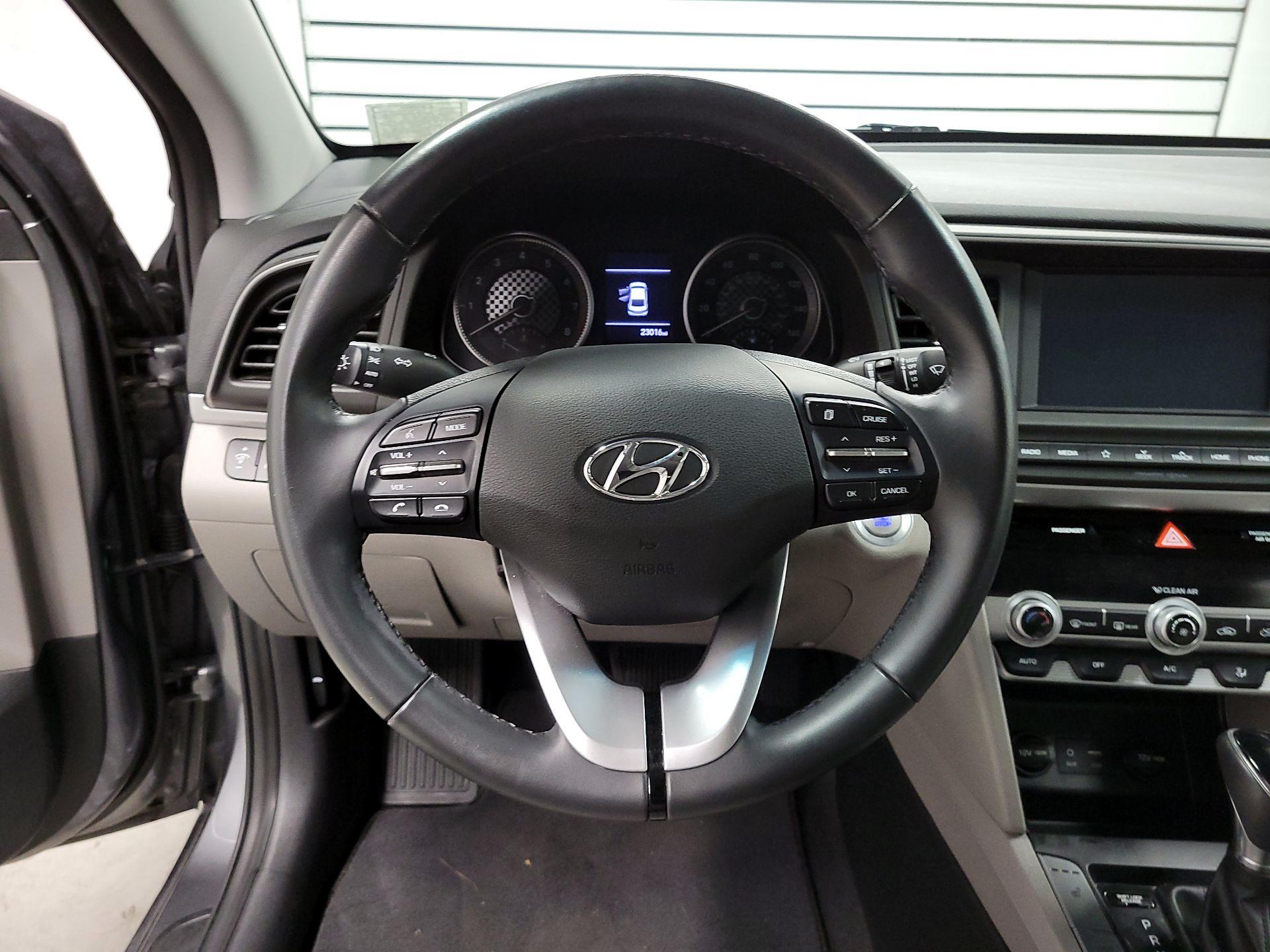 Thumbnail: 2020 Hyundai Elantra - 10