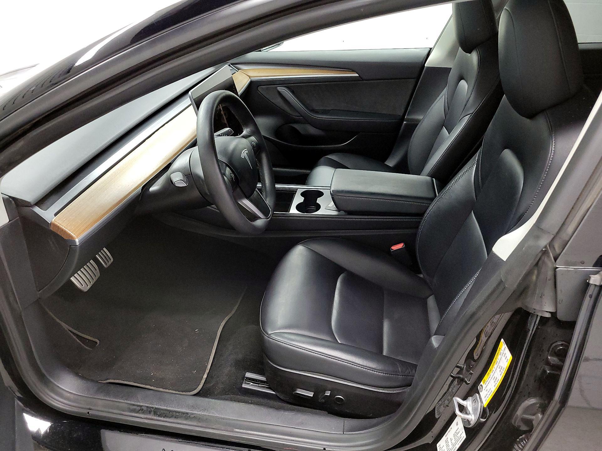 Thumbnail: 2022 Tesla Model 3 - 11