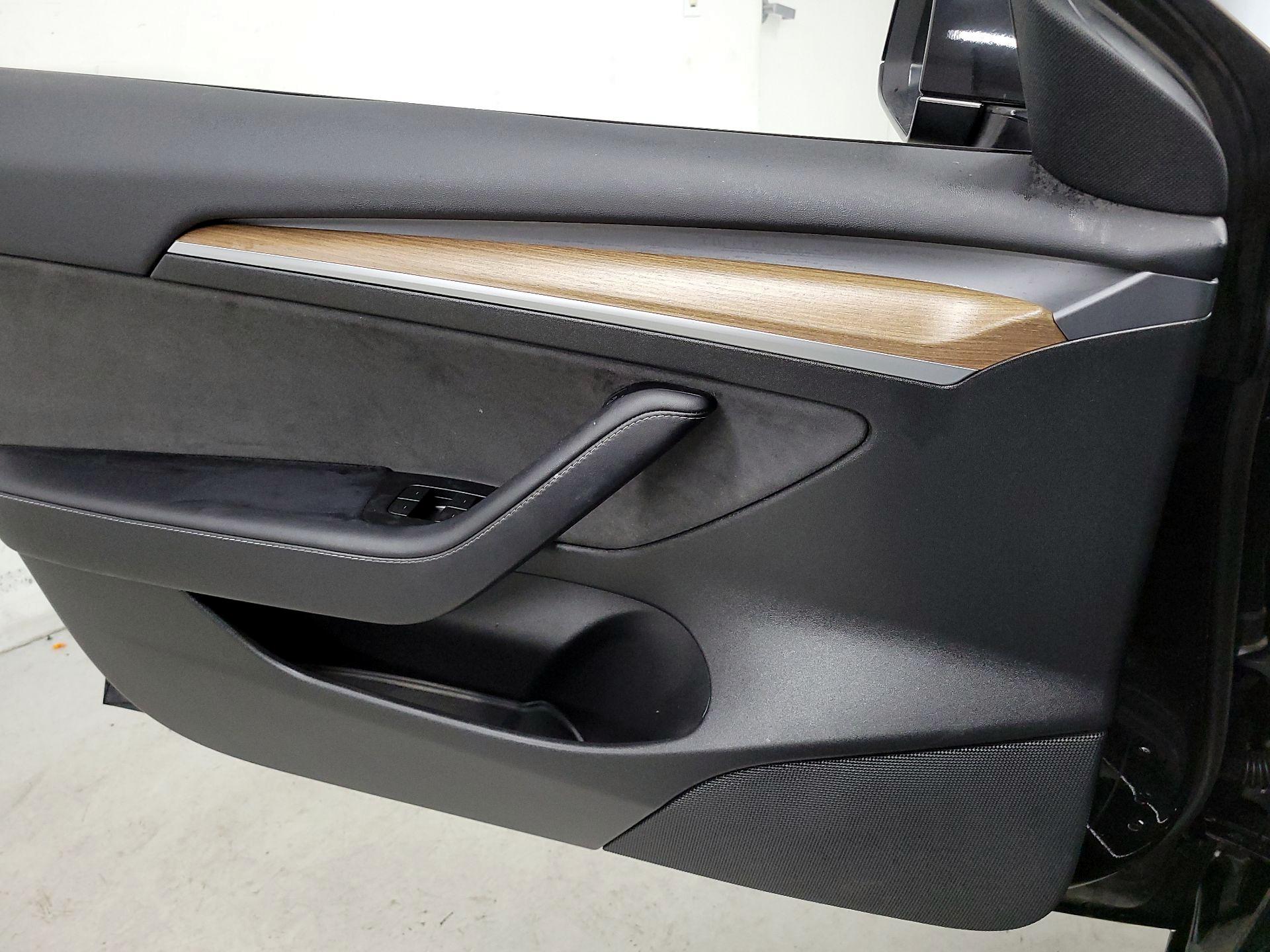 Thumbnail: 2022 Tesla Model 3 - 12