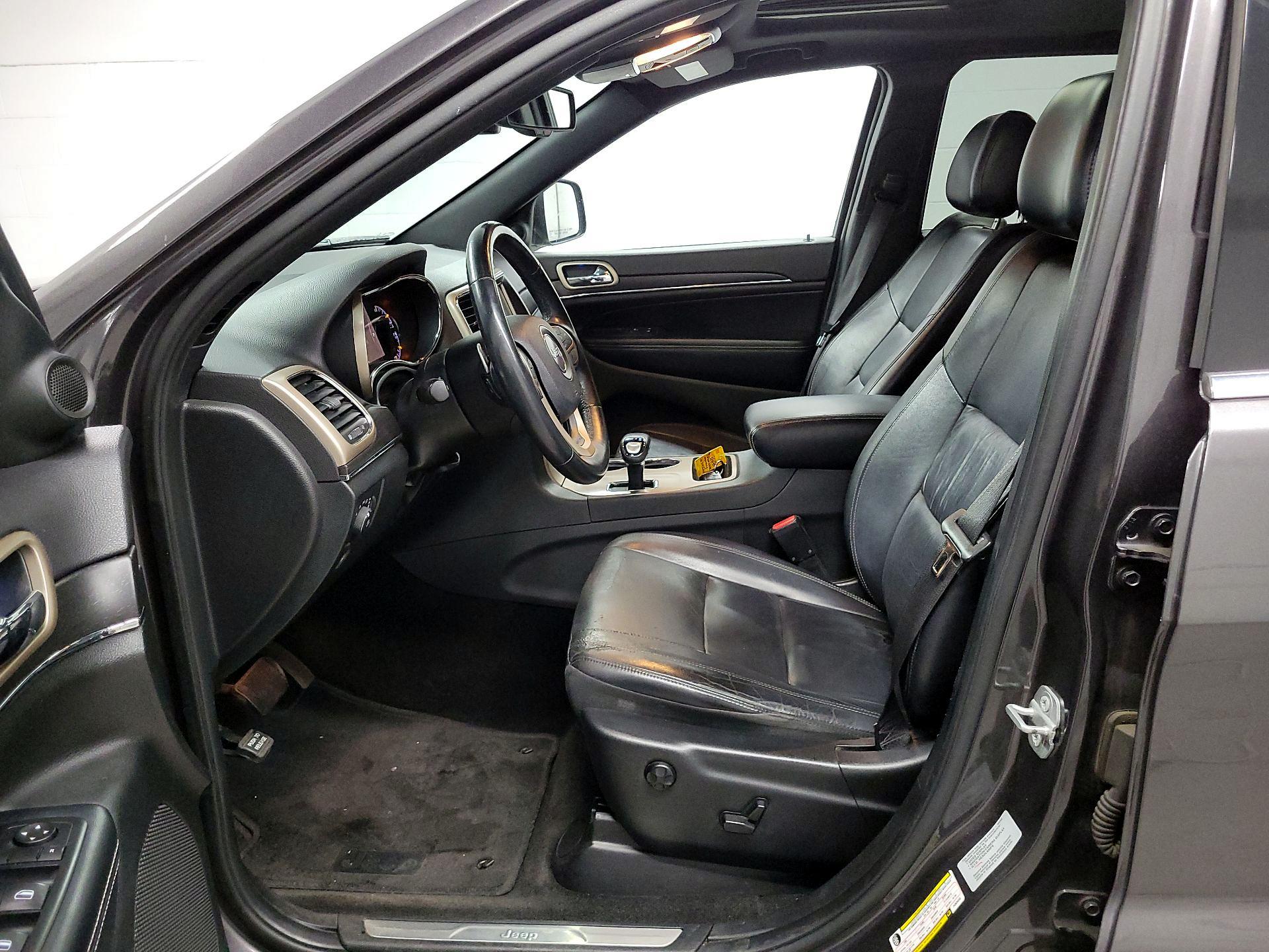 Thumbnail: 2015 Jeep Grand Cherokee - 11