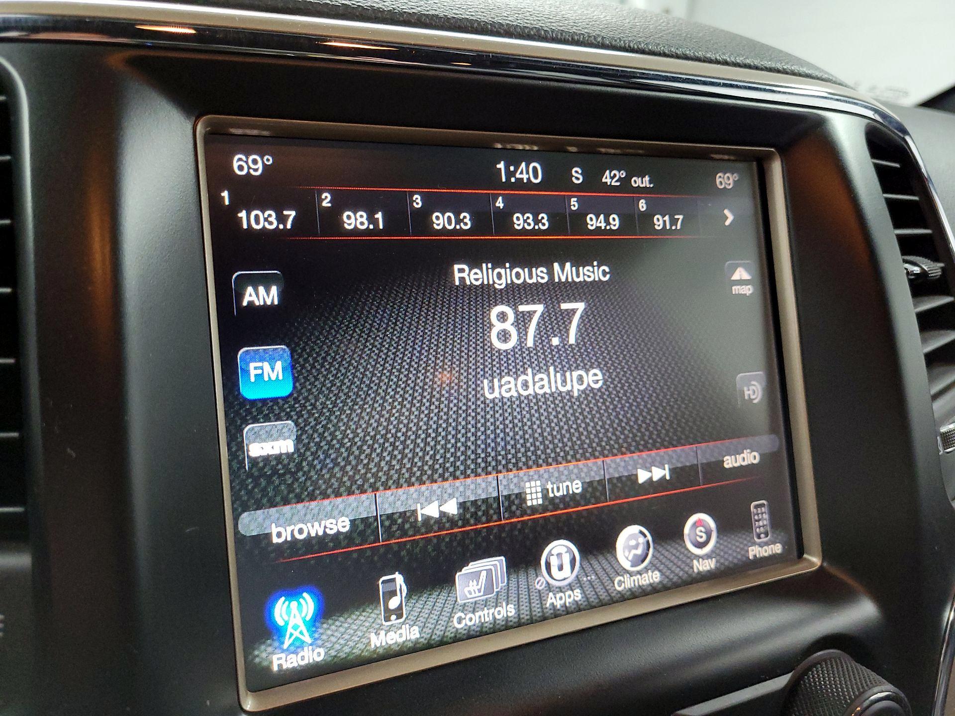 Thumbnail: 2015 Jeep Grand Cherokee - 16