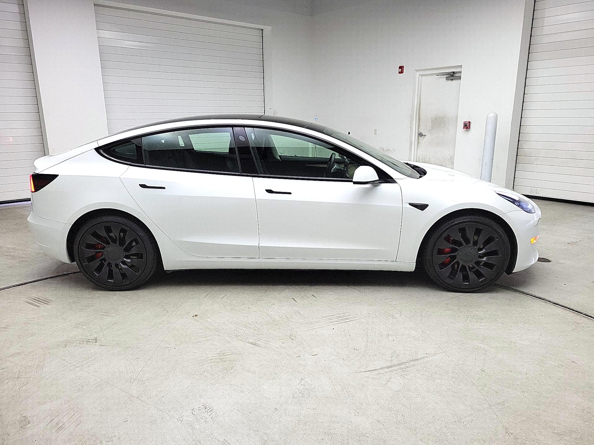 Thumbnail: 2022 Tesla Model 3 - 4