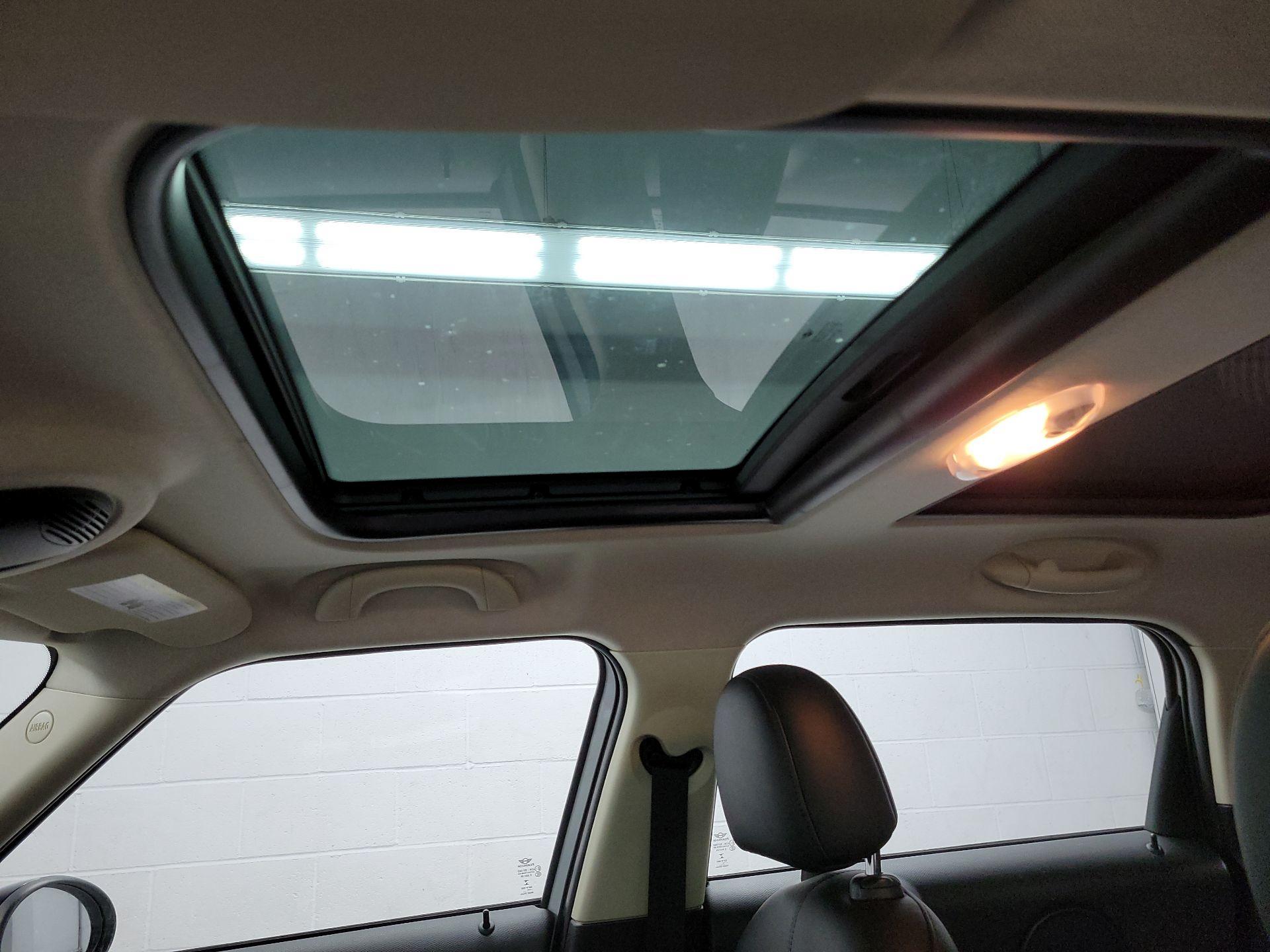 Thumbnail: 2015 MINI Cooper Countryman - 17