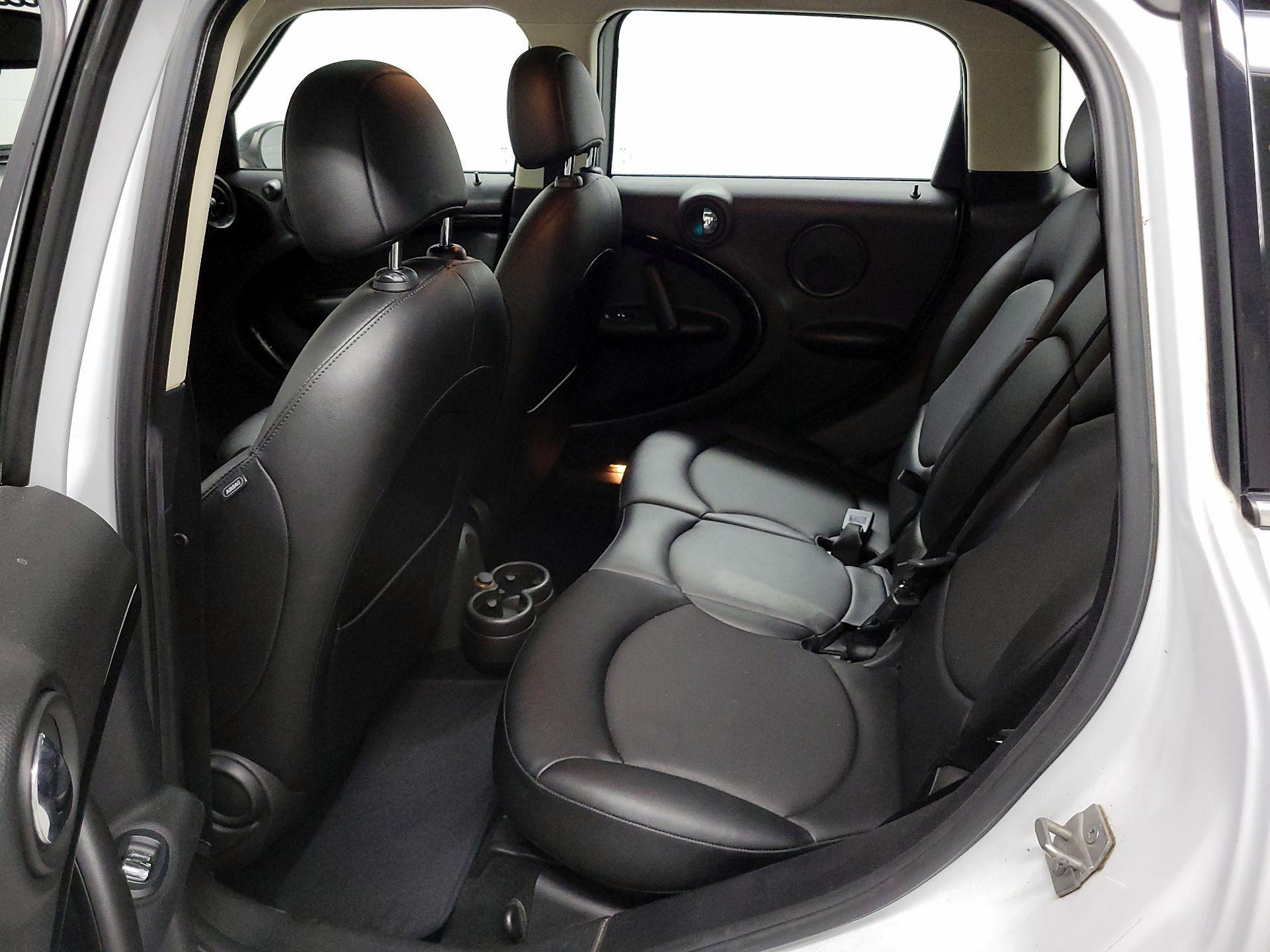 Thumbnail: 2015 MINI Cooper Countryman - 18