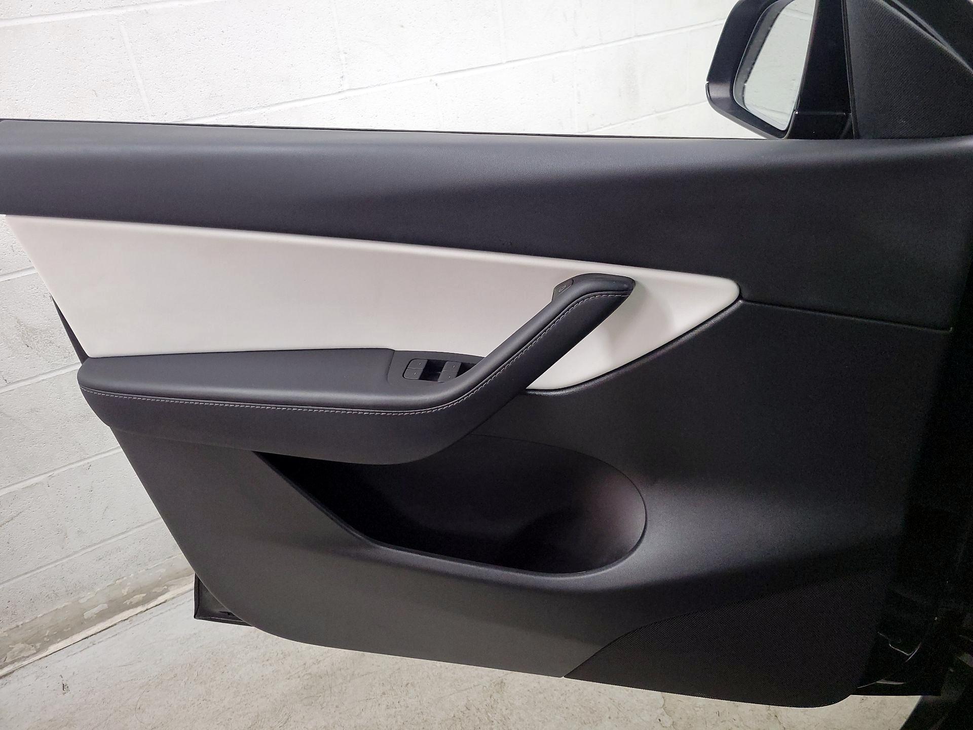 Thumbnail: 2022 Tesla Model Y - 12