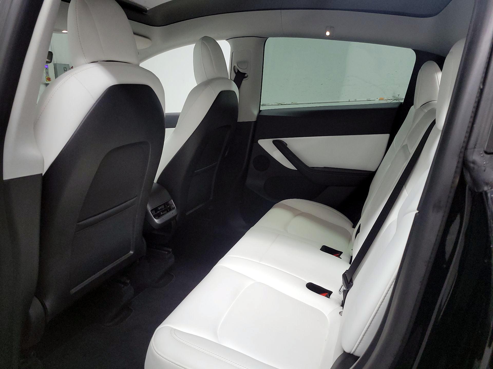 Thumbnail: 2022 Tesla Model Y - 18