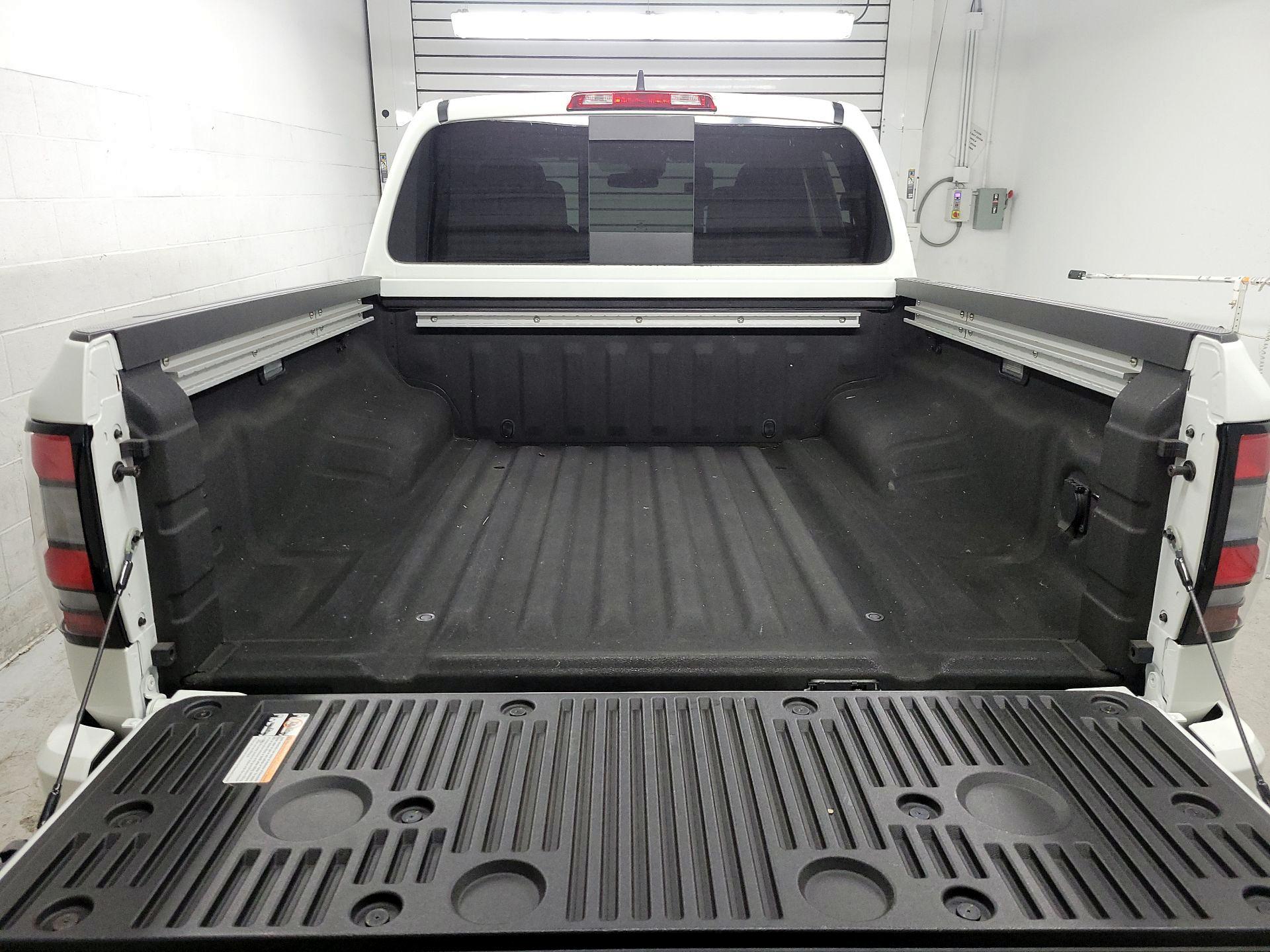 Thumbnail: 2024 Nissan Frontier - 18