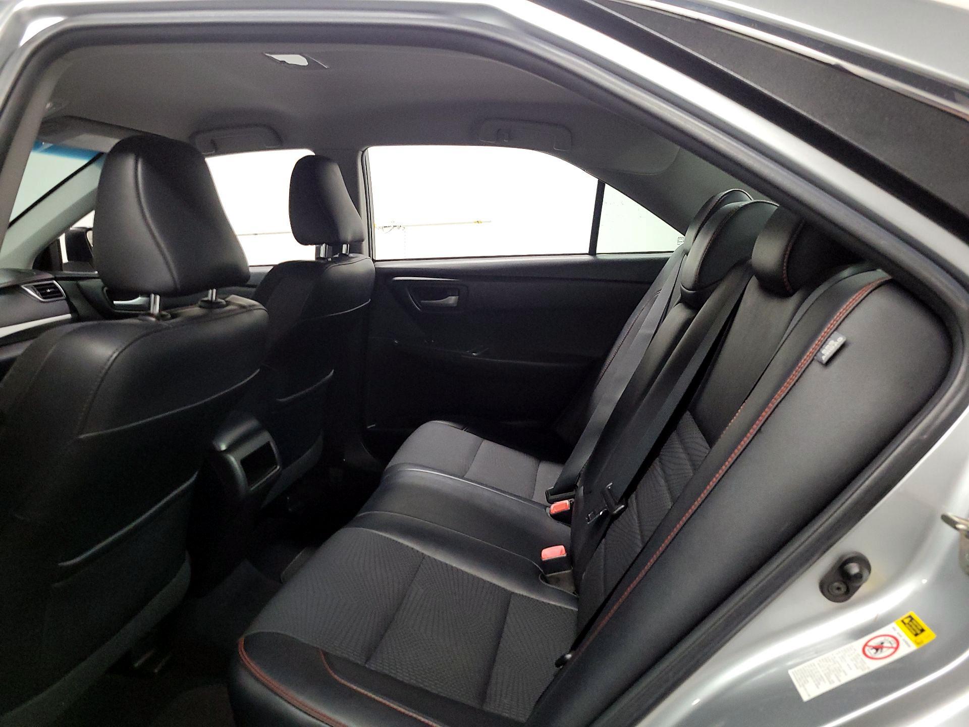 Thumbnail: 2016 Toyota Camry - 15