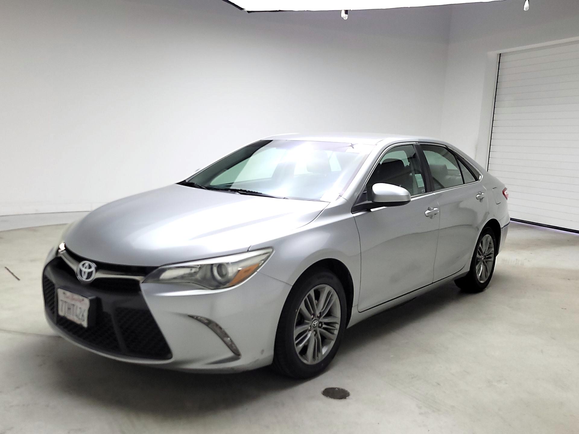 Thumbnail: 2016 Toyota Camry - 3