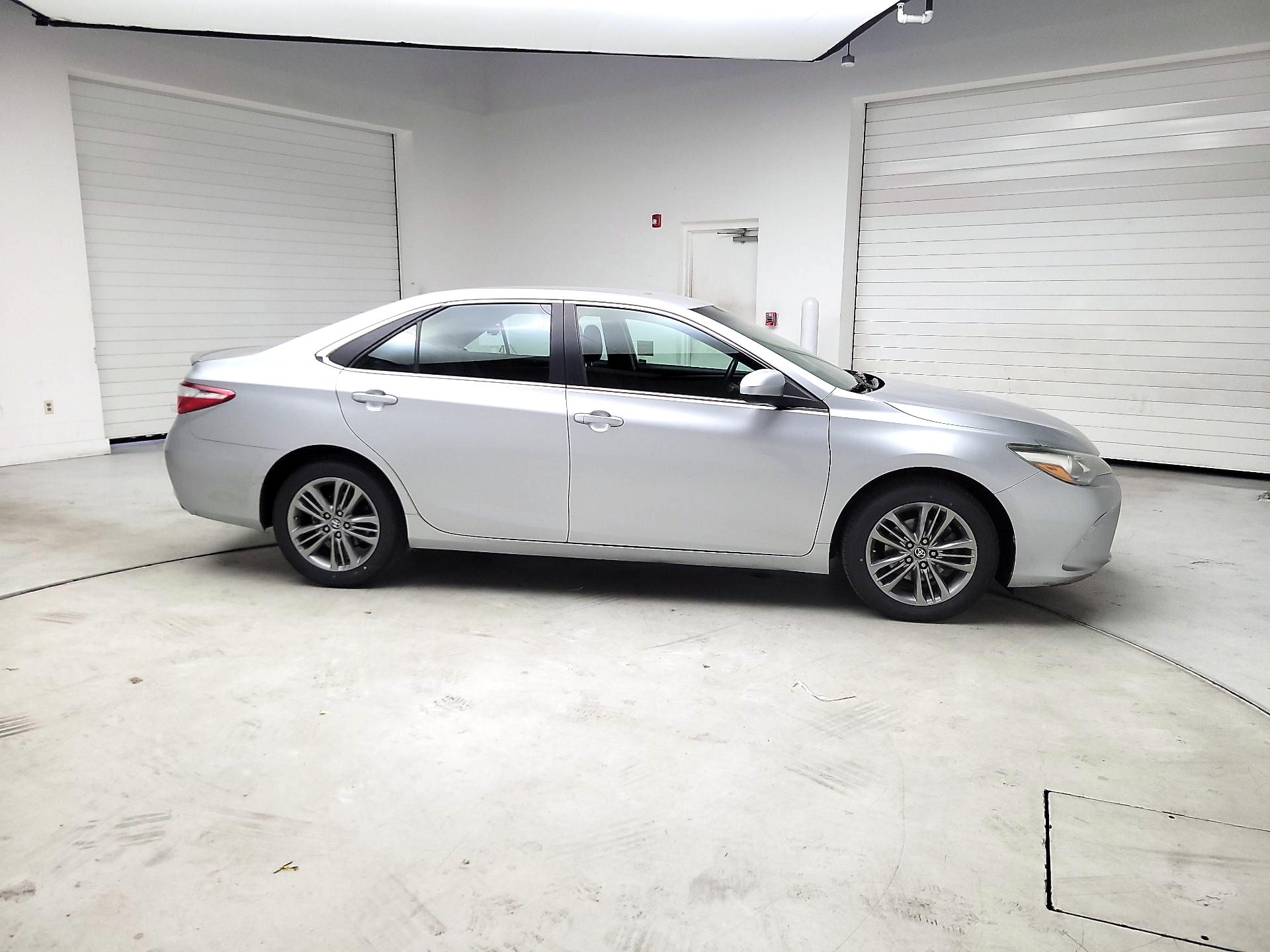 Thumbnail: 2016 Toyota Camry - 4