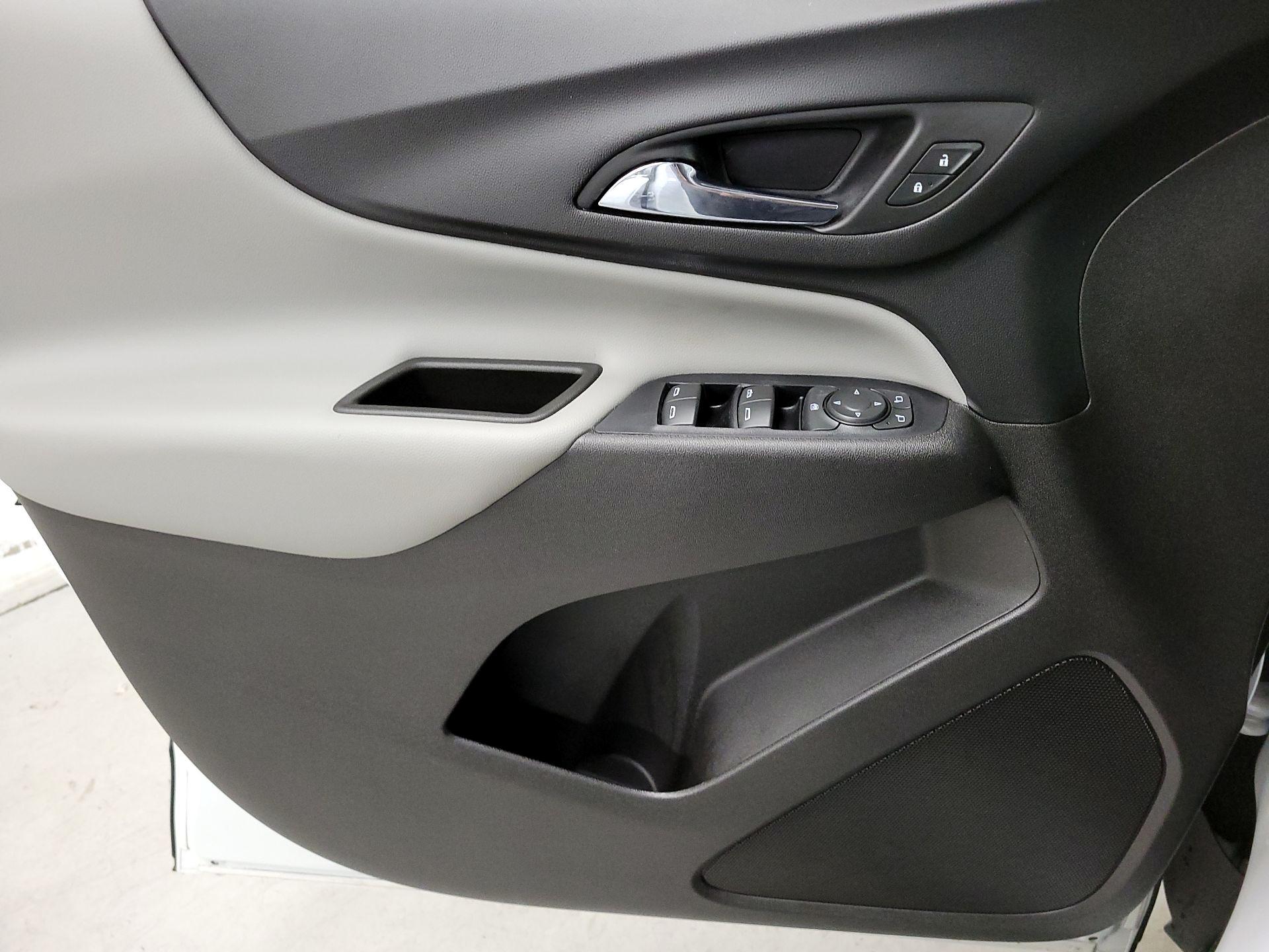 Thumbnail: 2020 Chevrolet Equinox - 10