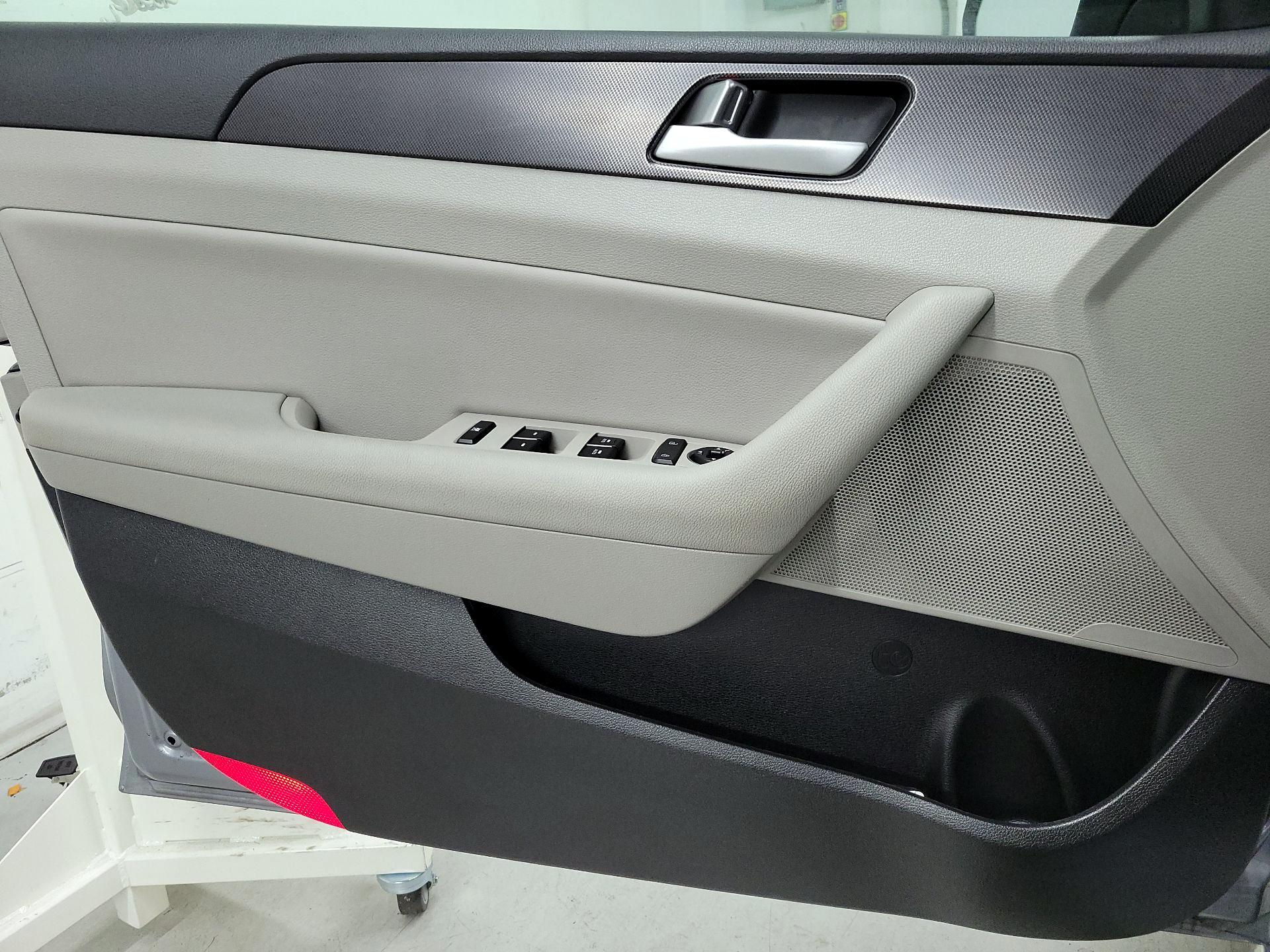 Thumbnail: 2016 Hyundai Sonata - 12