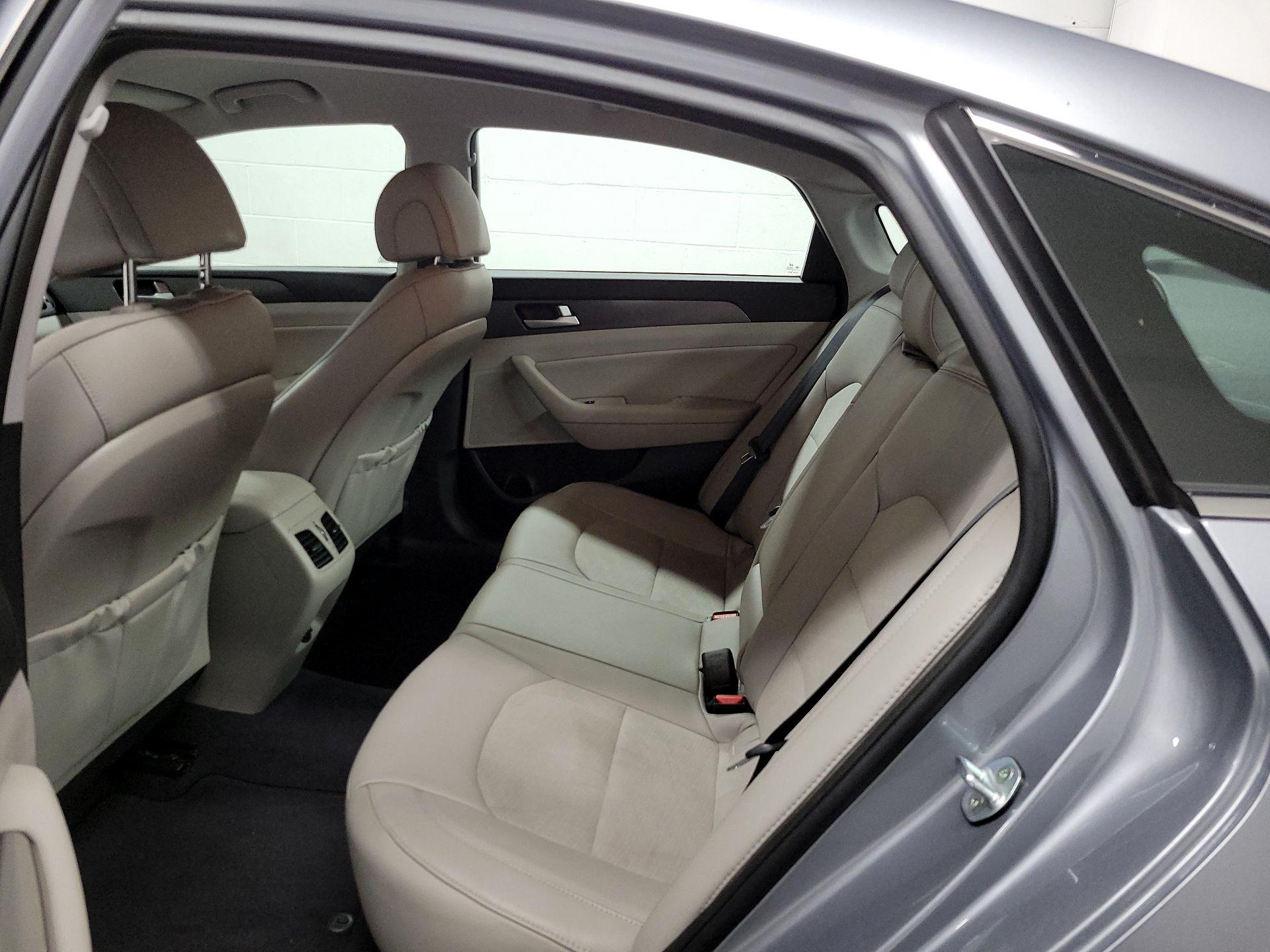 Thumbnail: 2016 Hyundai Sonata - 16