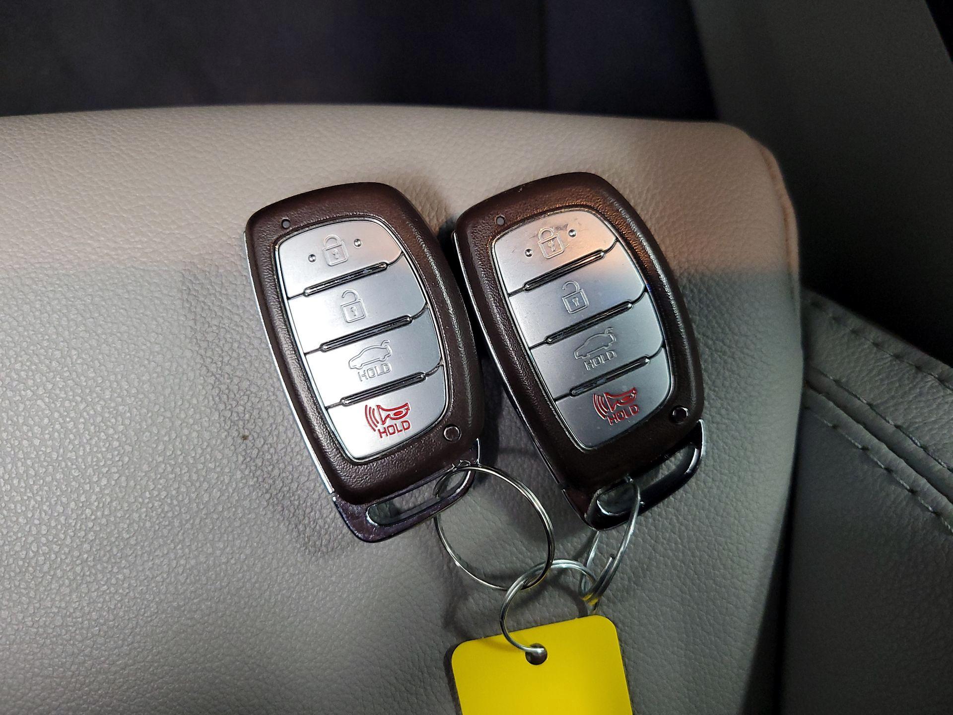 Thumbnail: 2016 Hyundai Sonata - 19