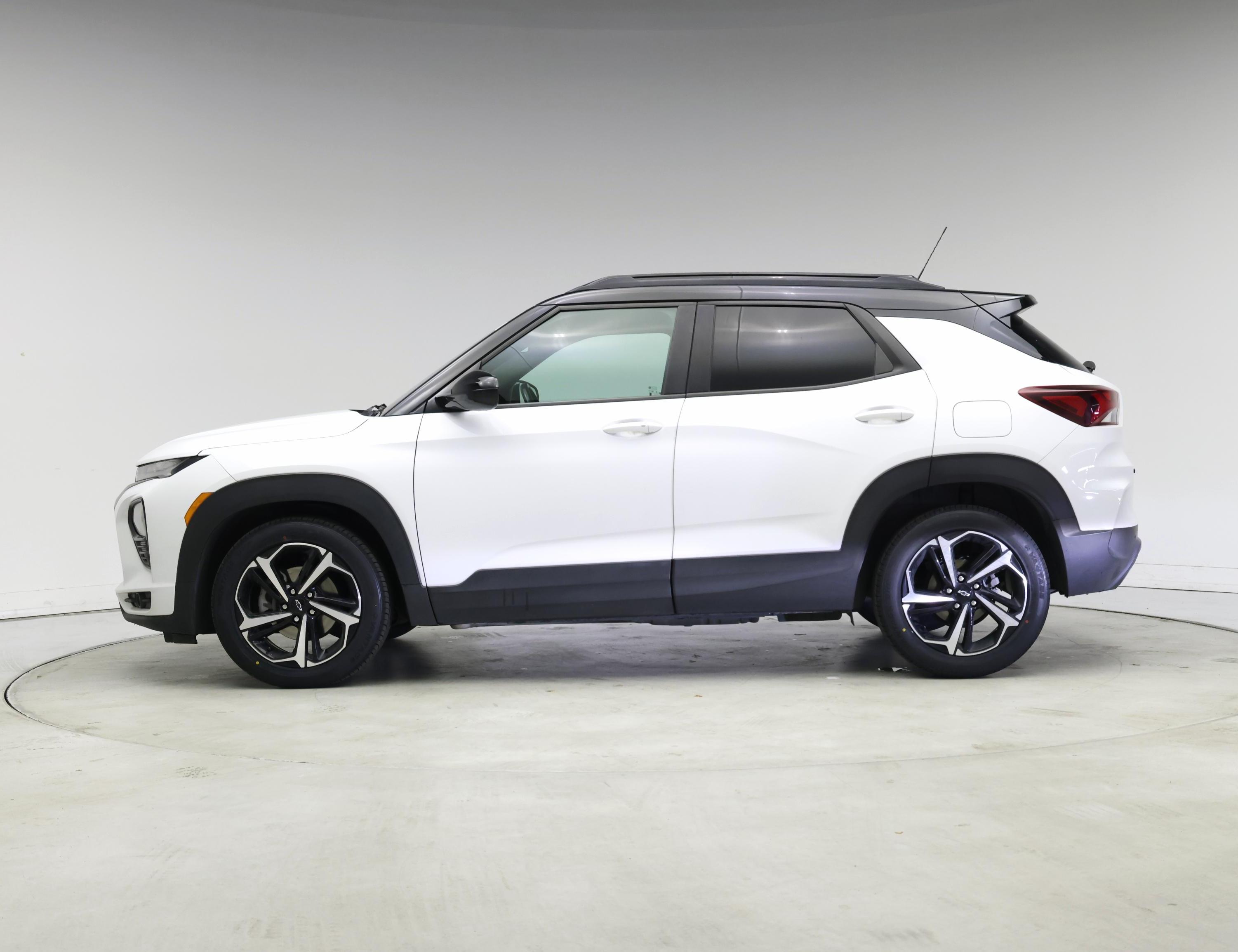 Thumbnail: 2021 Chevrolet TrailBlazer - 3