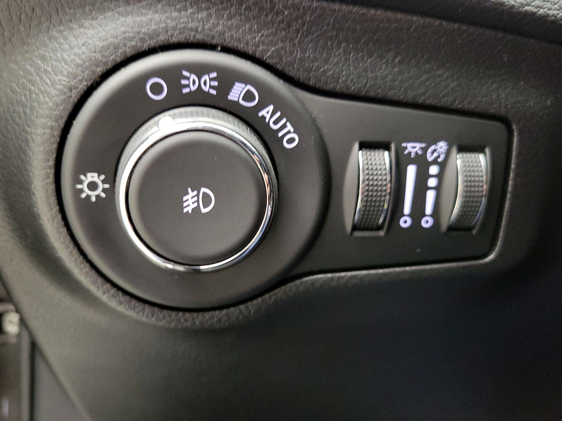 Thumbnail: 2020 Jeep Compass - 11