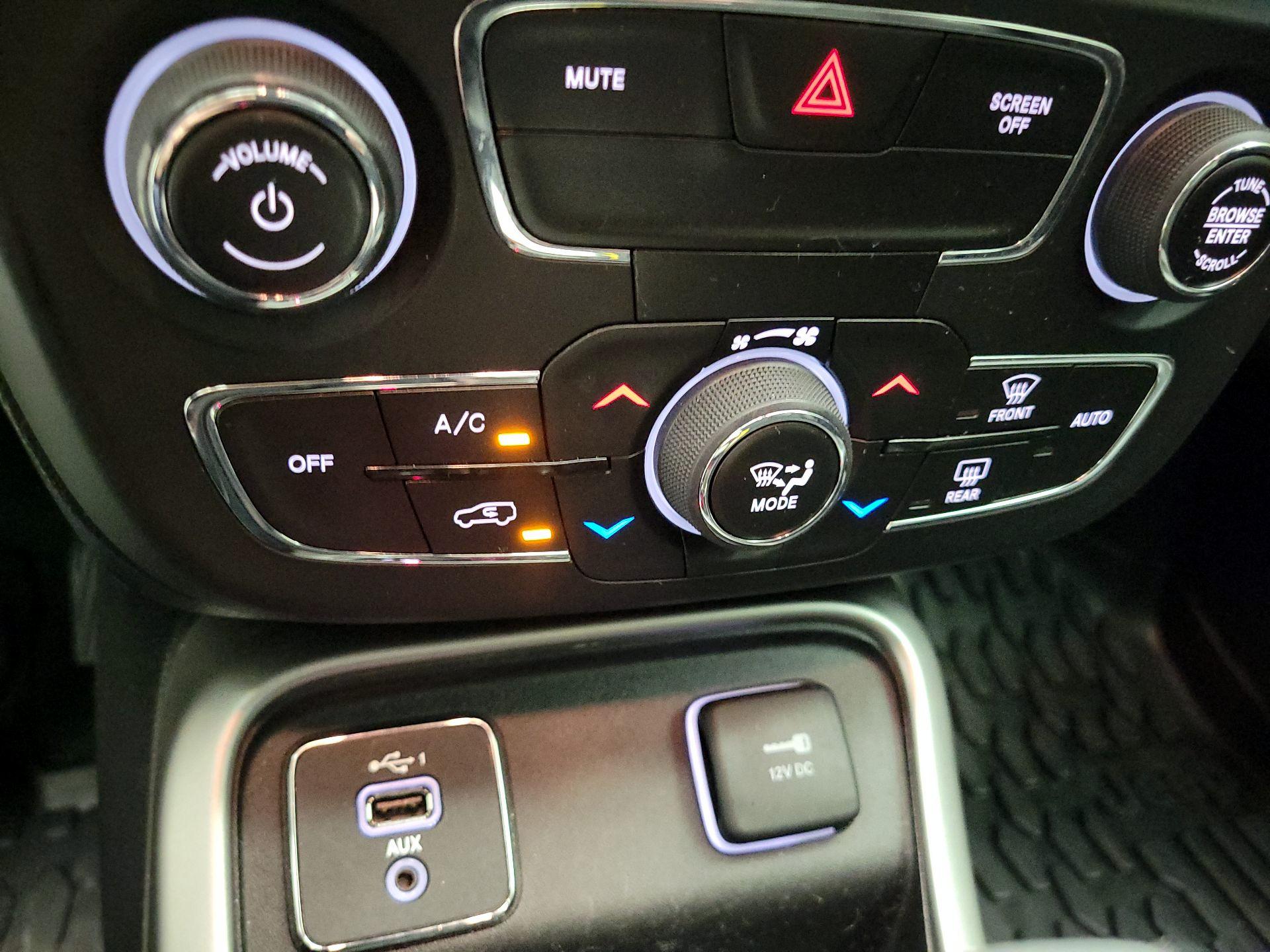 Thumbnail: 2020 Jeep Compass - 15