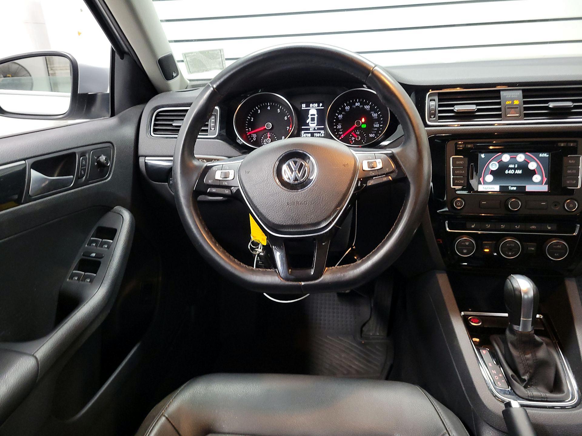 Thumbnail: 2015 Volkswagen Jetta - 10