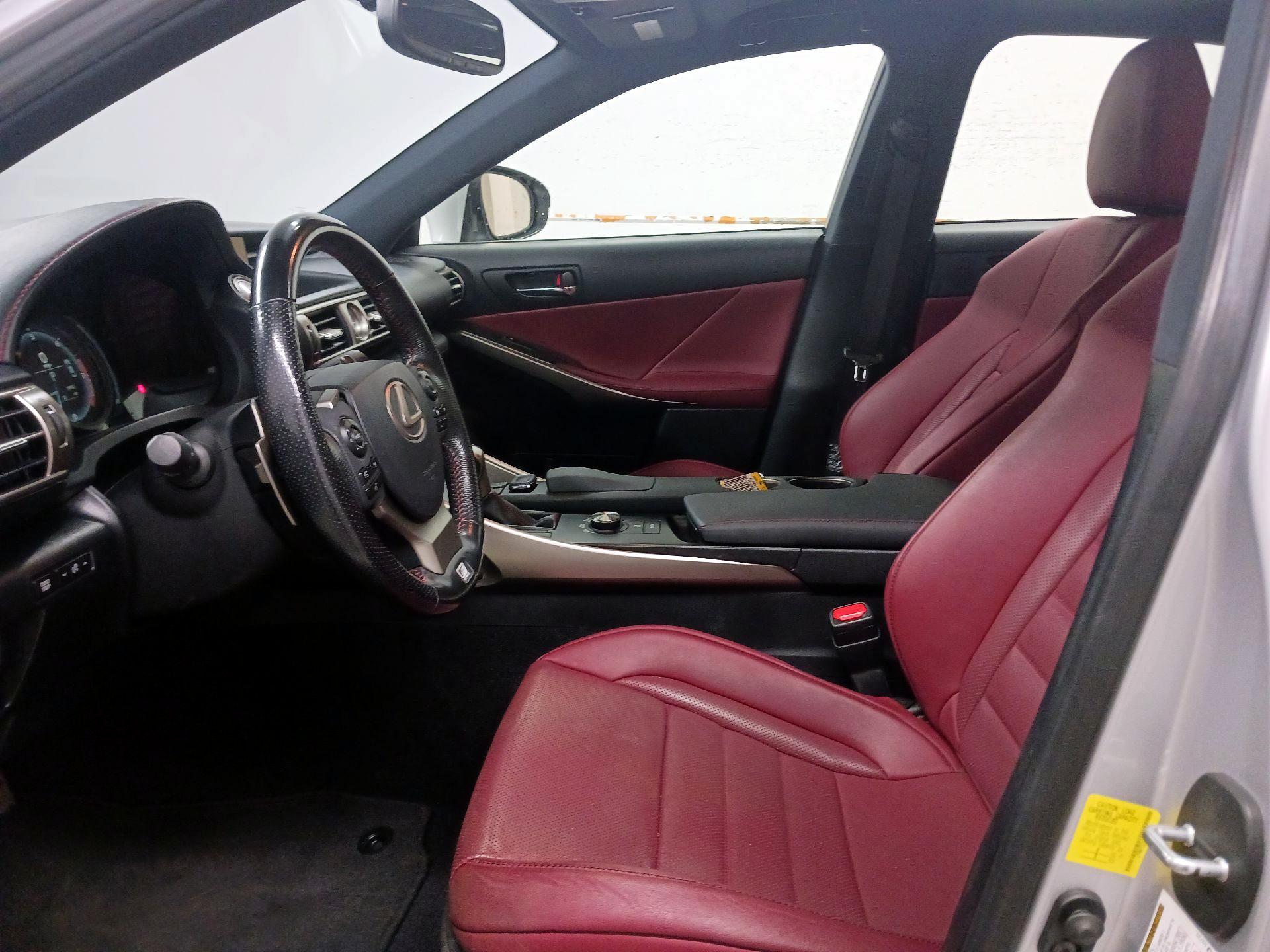 Thumbnail: 2016 Lexus IS - 11