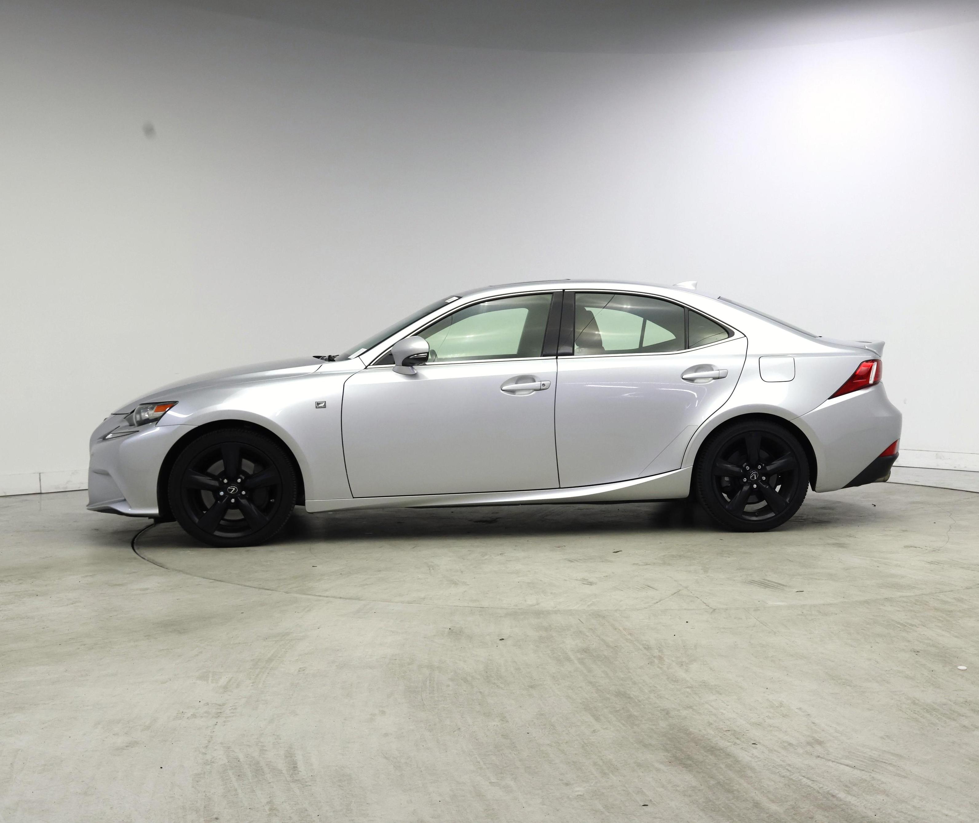 Thumbnail: 2016 Lexus IS - 3