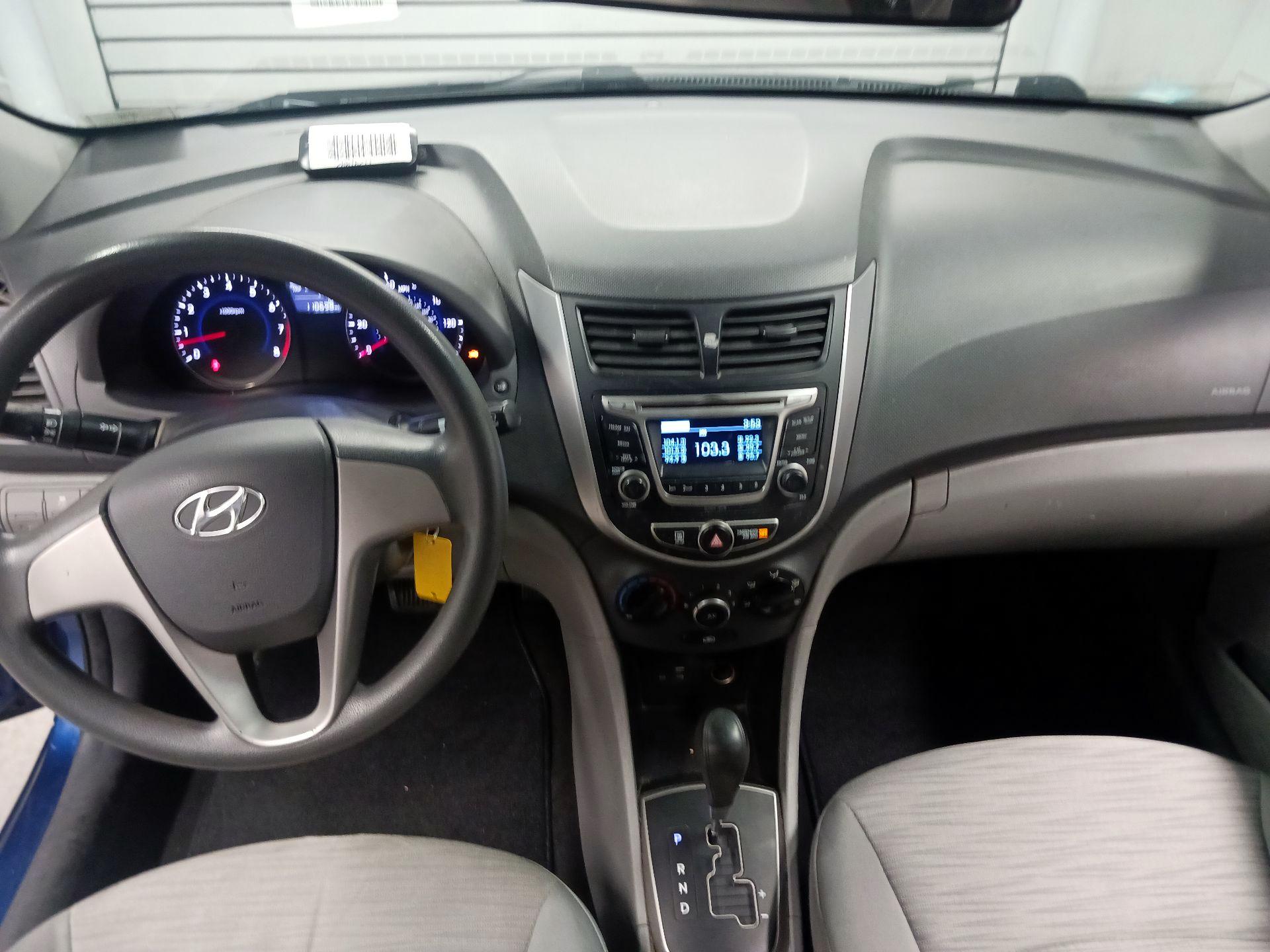Thumbnail: 2015 Hyundai Accent - 9