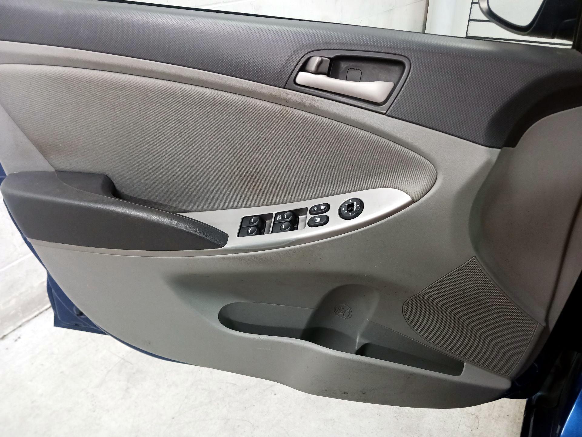 Thumbnail: 2015 Hyundai Accent - 12