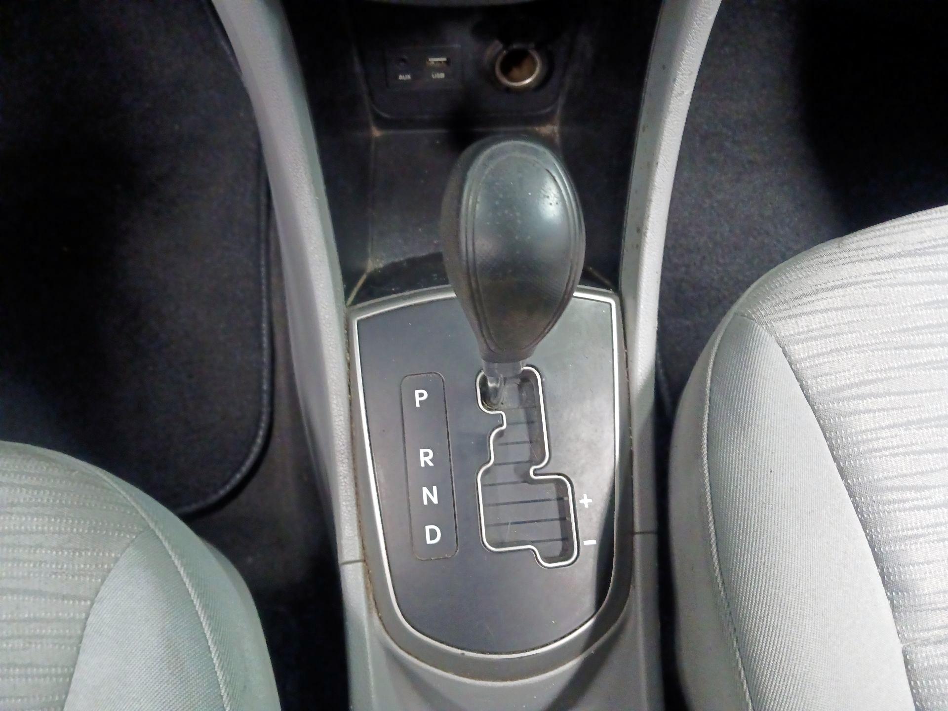 Thumbnail: 2015 Hyundai Accent - 15