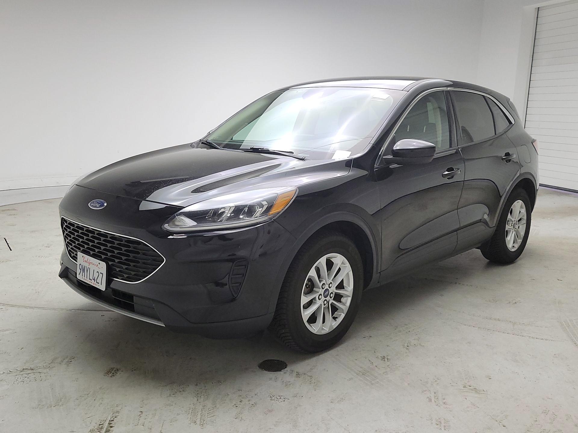 Thumbnail: 2020 Ford Escape - 3