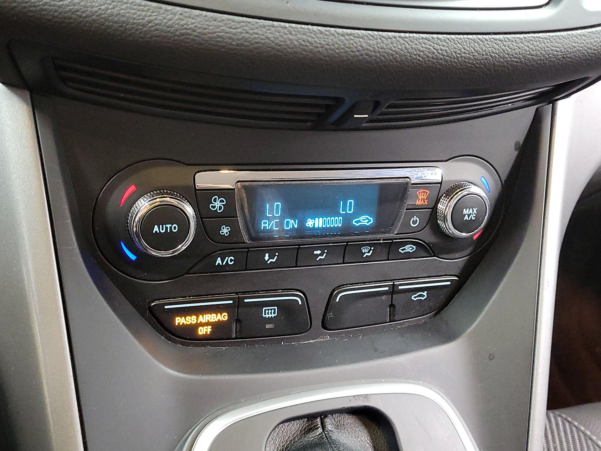 Thumbnail: 2015 Ford Escape - 15