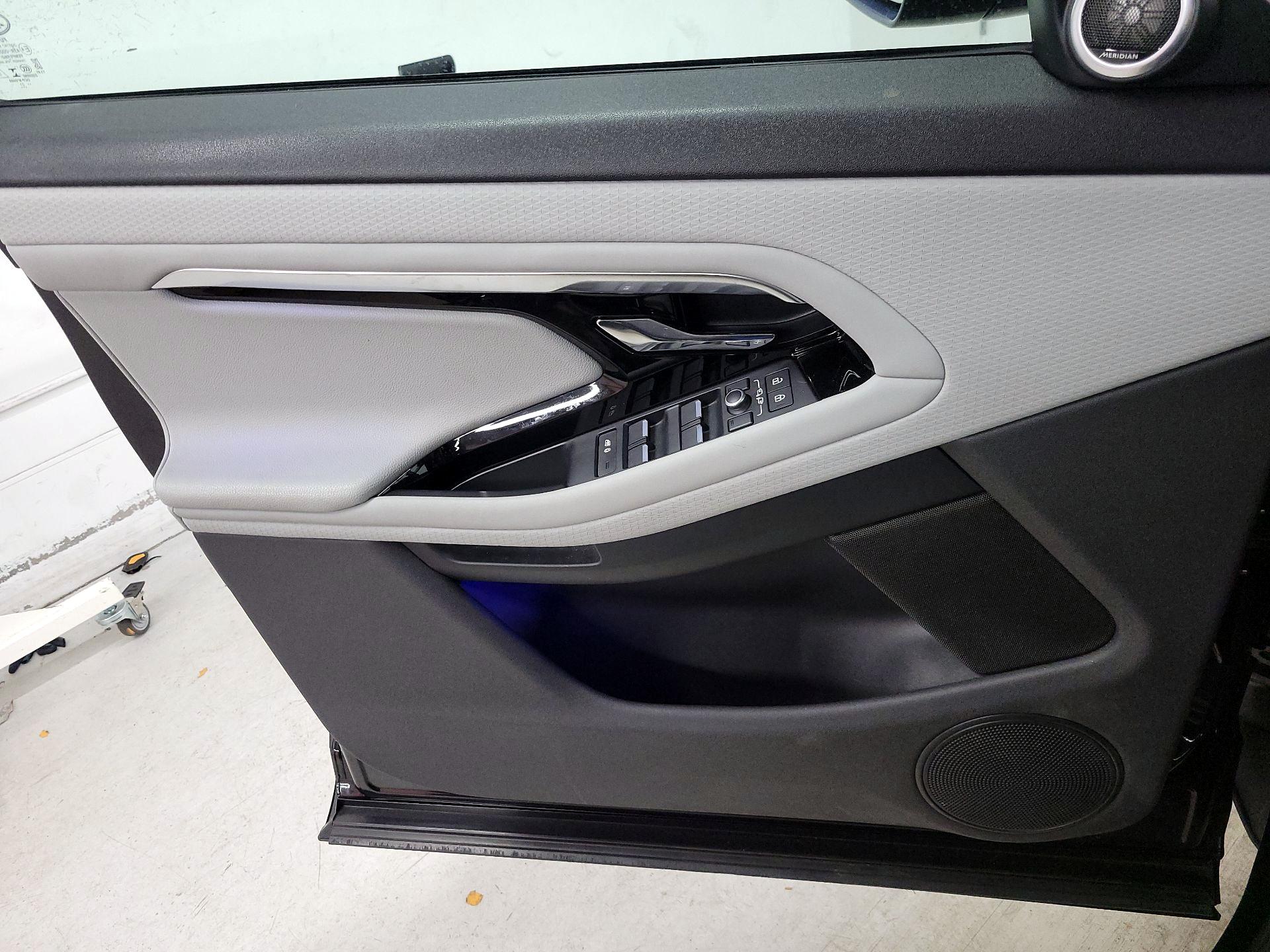 Thumbnail: 2022 Land Rover Range Rover Evoque - 12