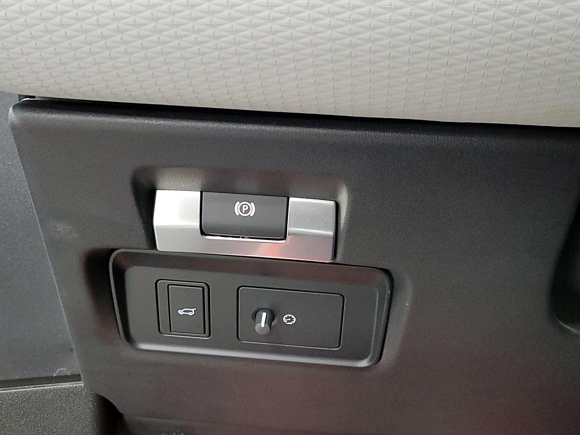 Thumbnail: 2022 Land Rover Range Rover Evoque - 13