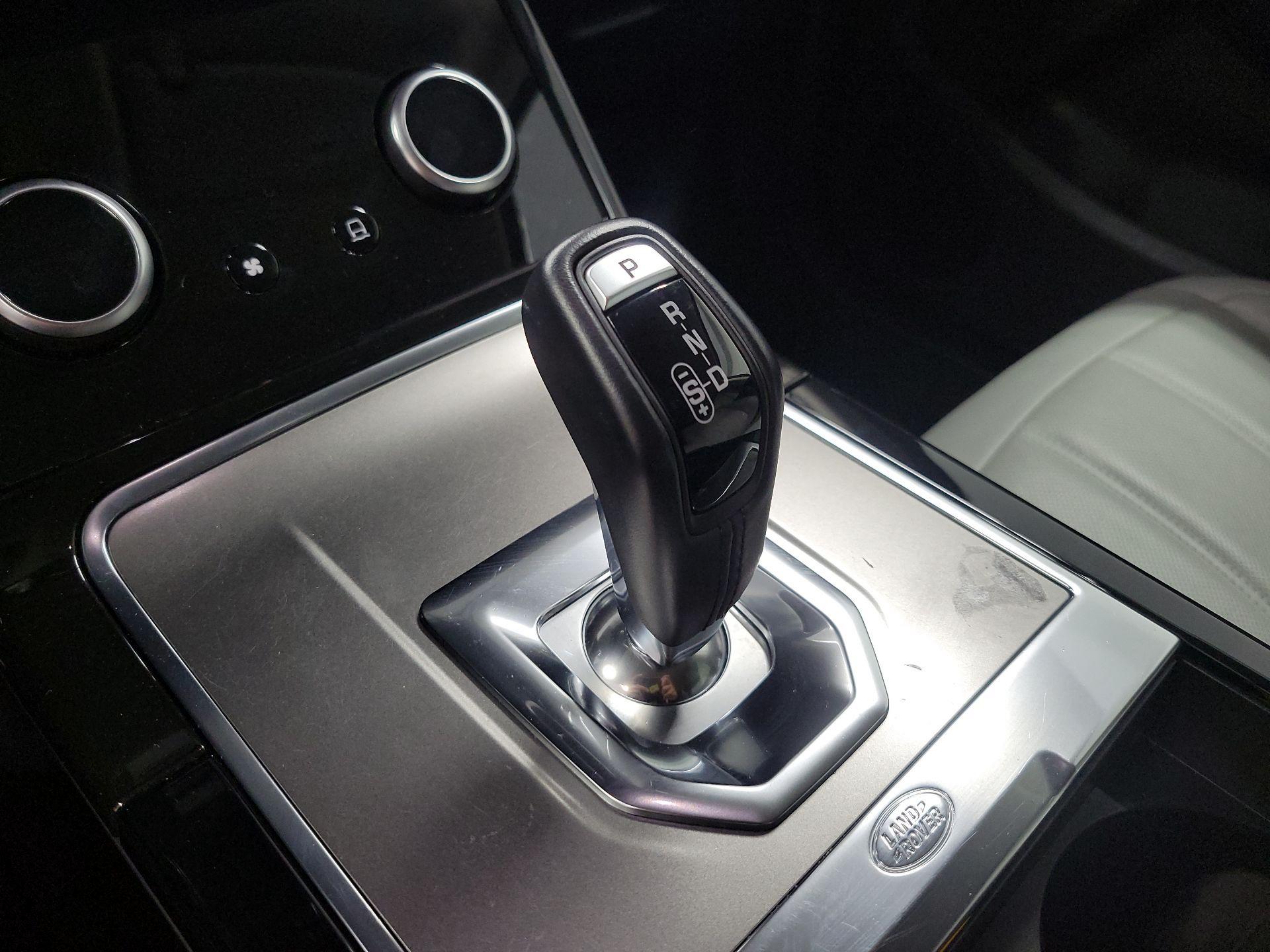 Thumbnail: 2022 Land Rover Range Rover Evoque - 17