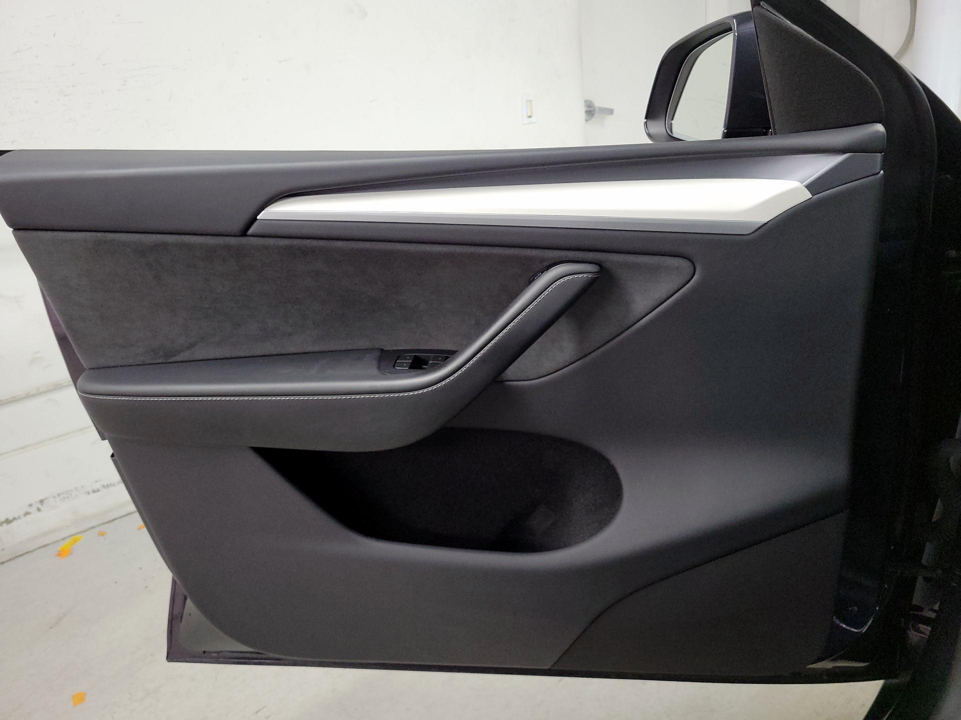 Thumbnail: 2024 Tesla Model Y - 10