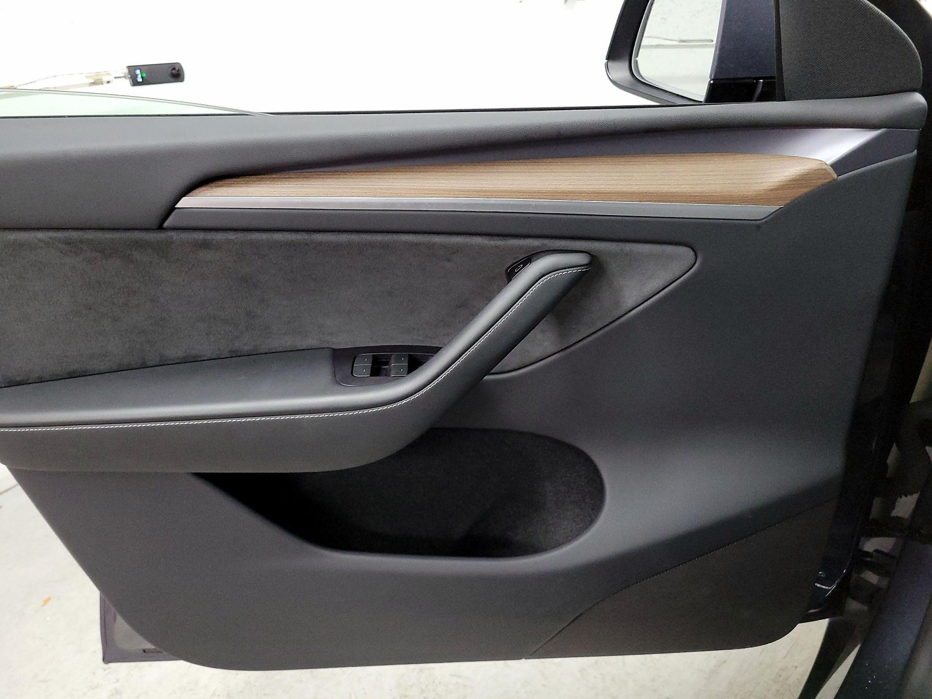 Thumbnail: 2023 Tesla Model Y - 10