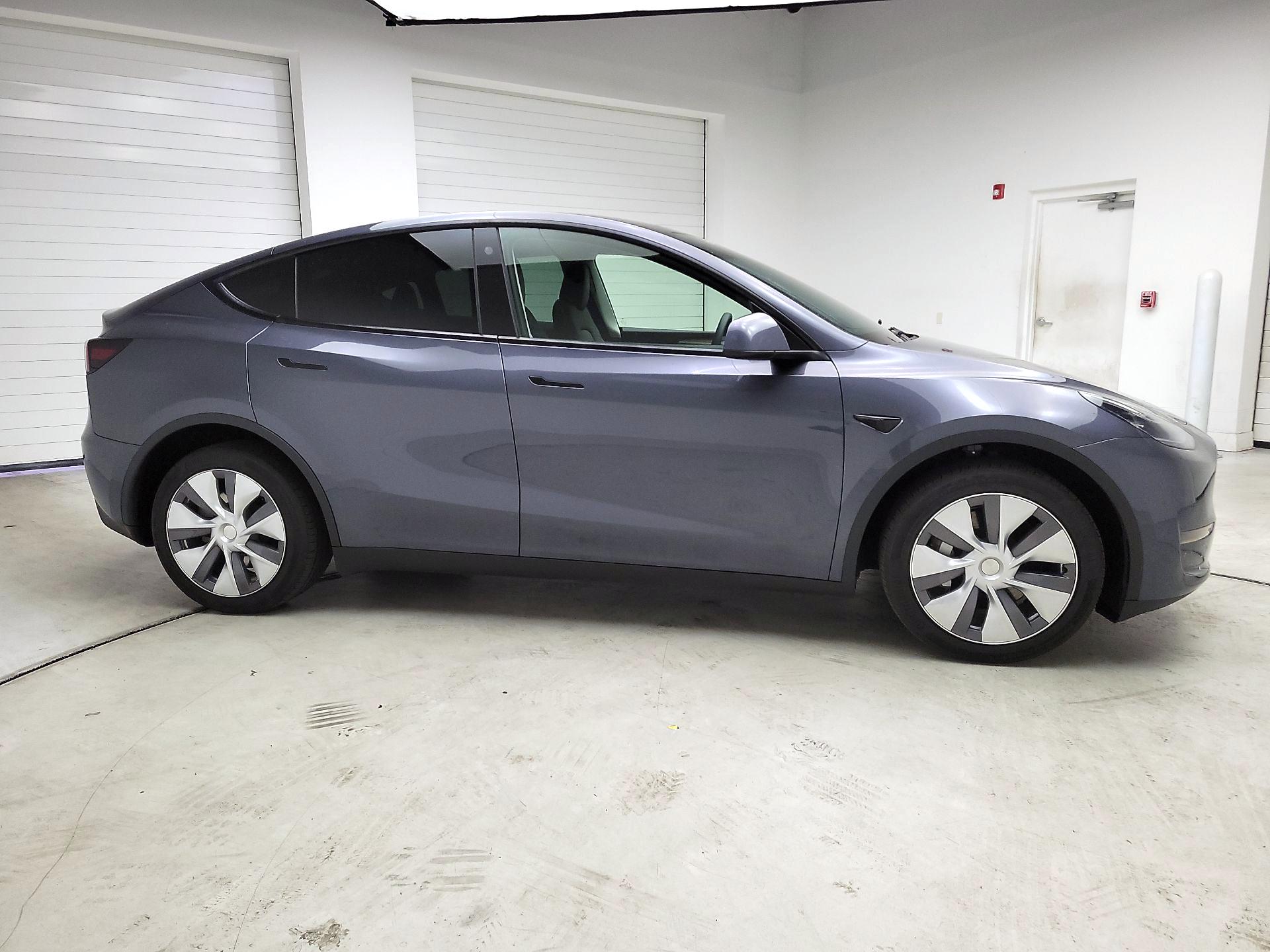 Thumbnail: 2023 Tesla Model Y - 4