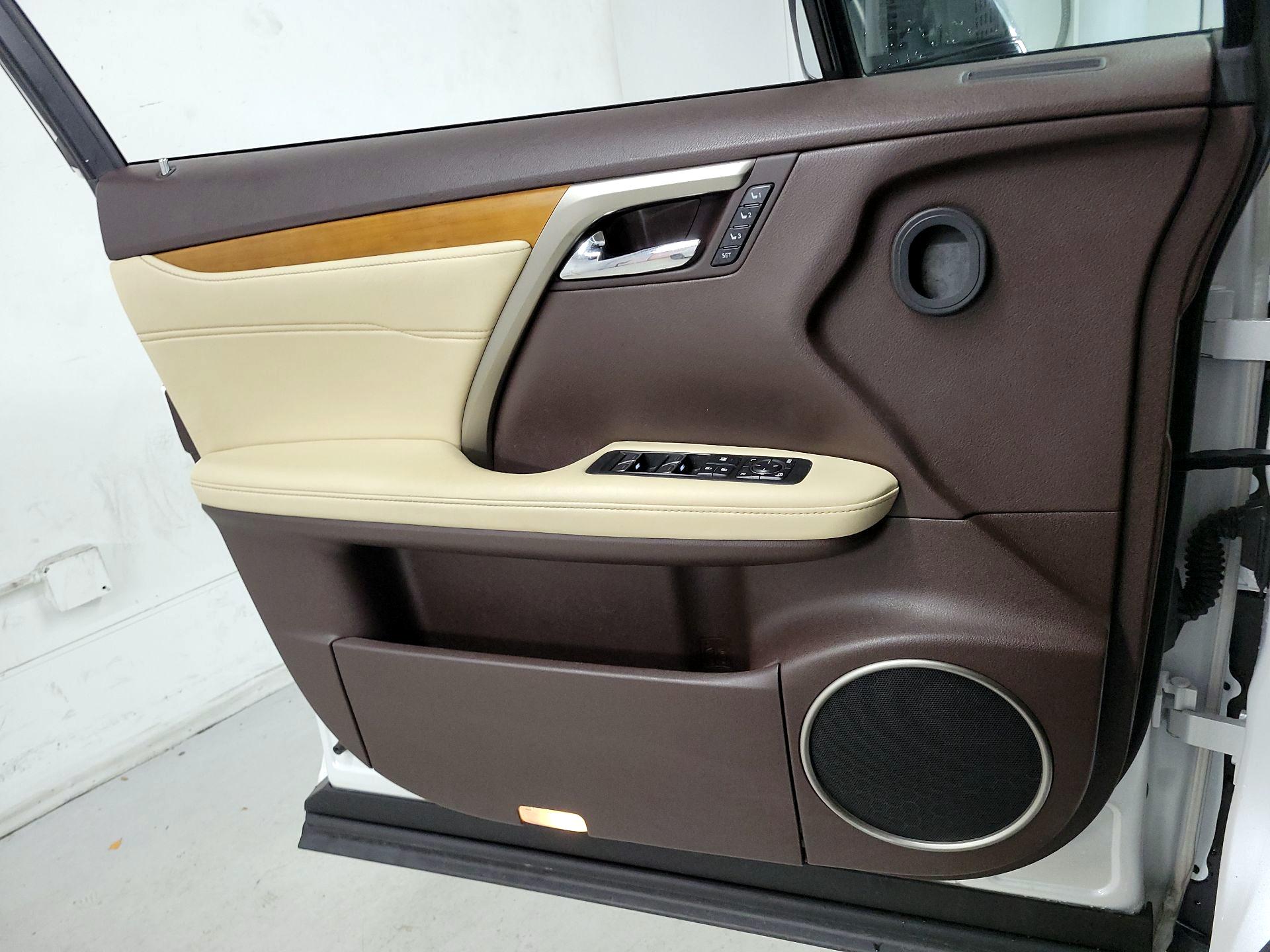 Thumbnail: 2018 Lexus RX - 12