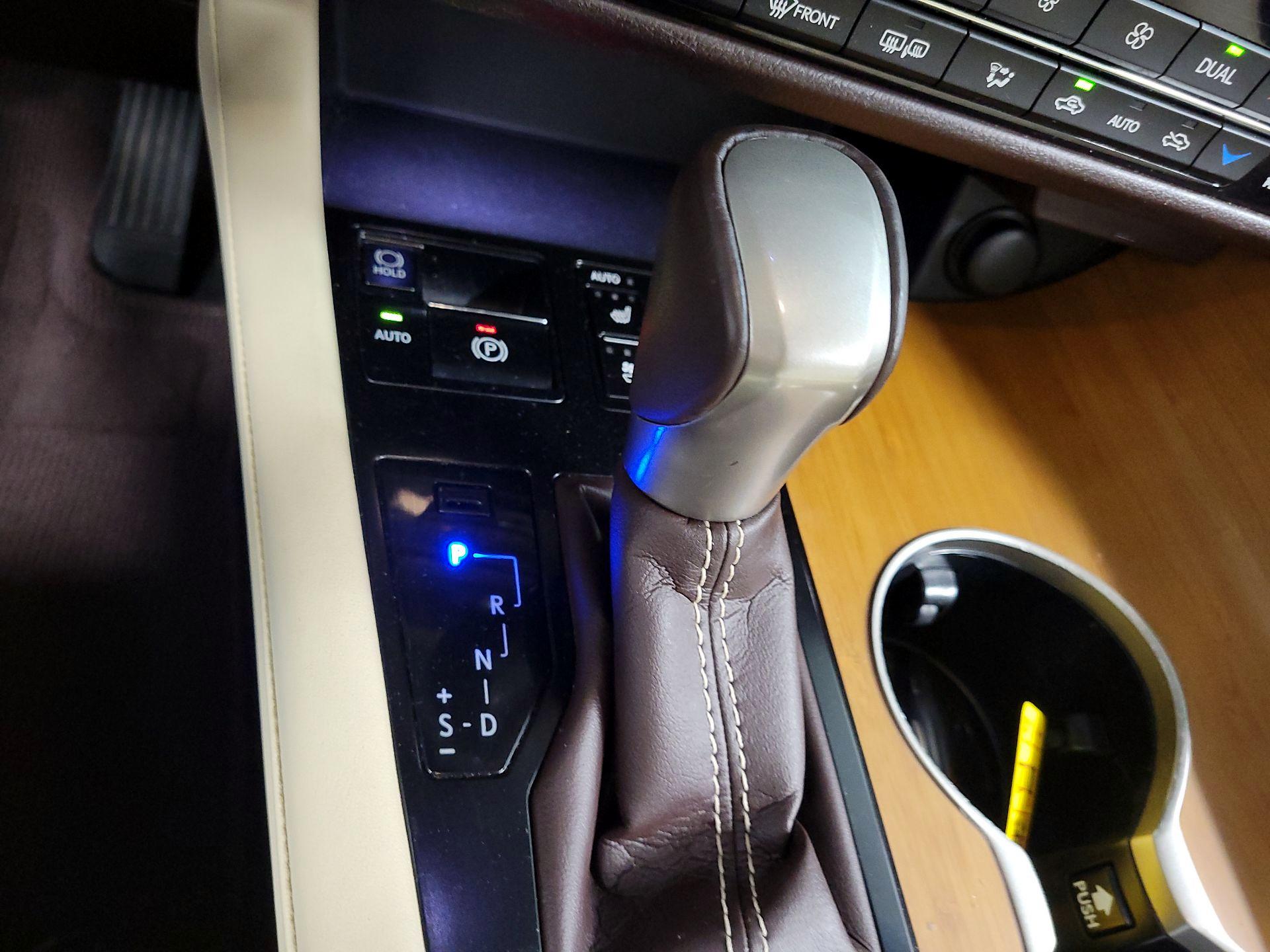 Thumbnail: 2018 Lexus RX - 16