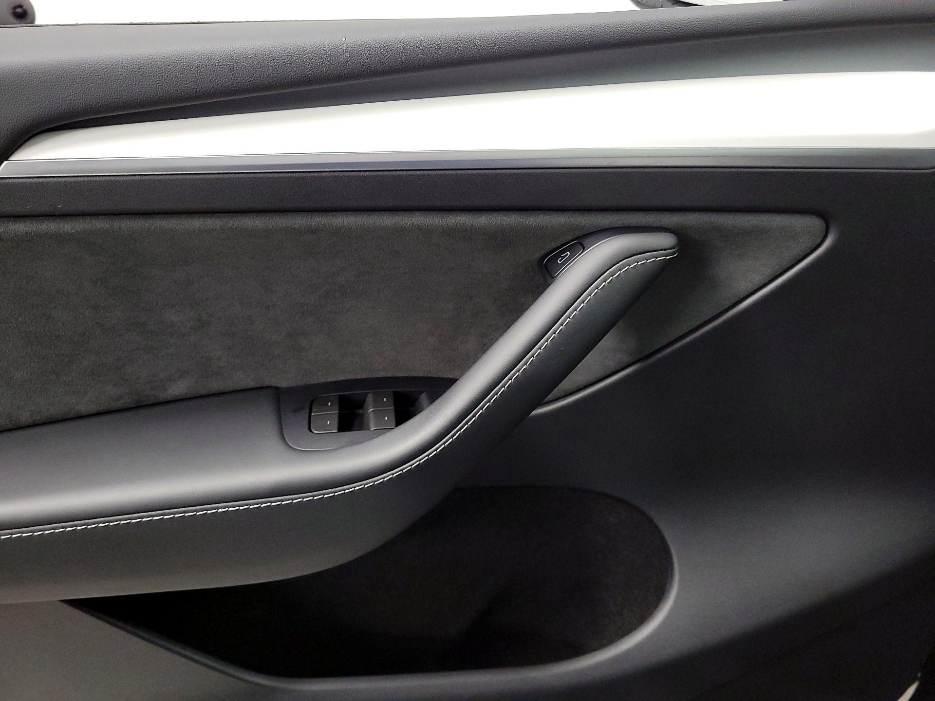 Thumbnail: 2023 Tesla Model Y - 10